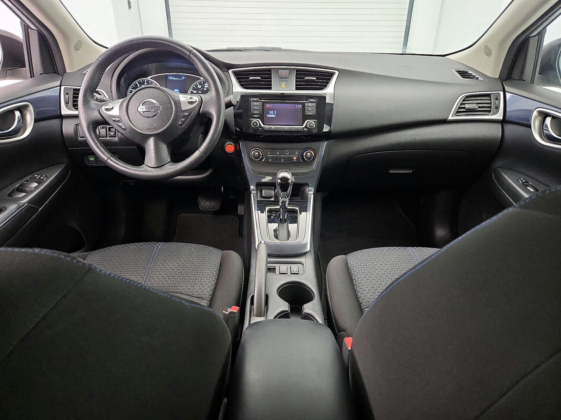 Thumbnail: 2016 Nissan Sentra - 9