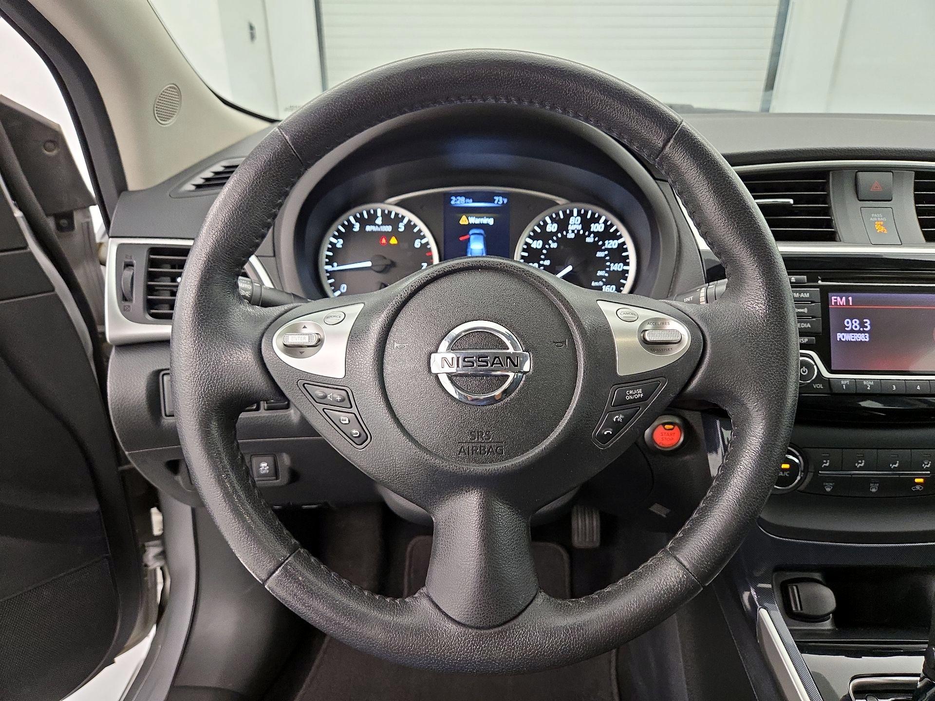 Thumbnail: 2016 Nissan Sentra - 10