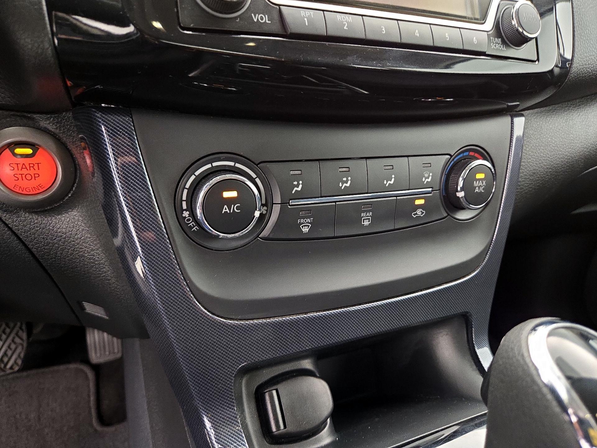 Thumbnail: 2016 Nissan Sentra - 16