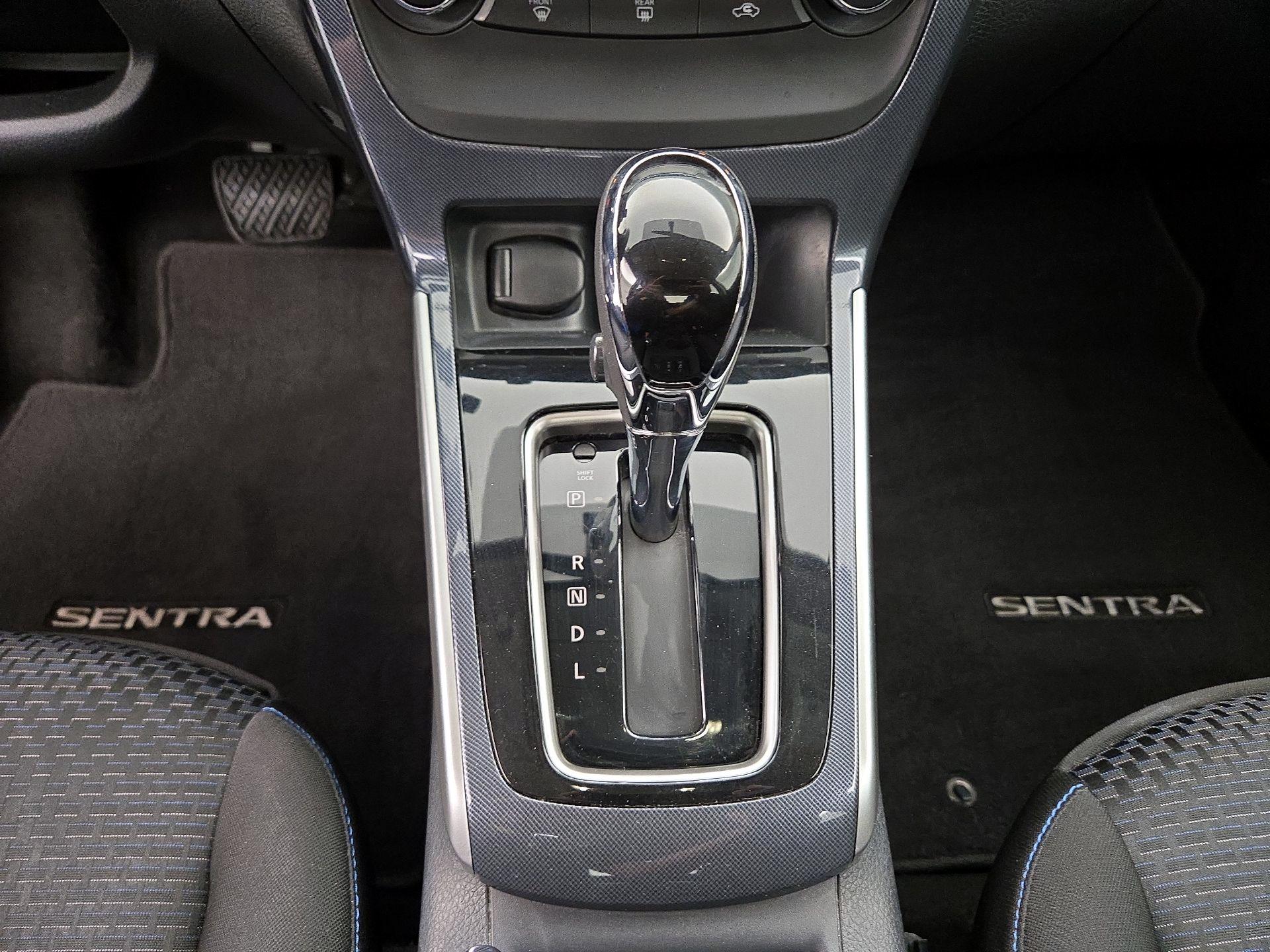 Thumbnail: 2016 Nissan Sentra - 17