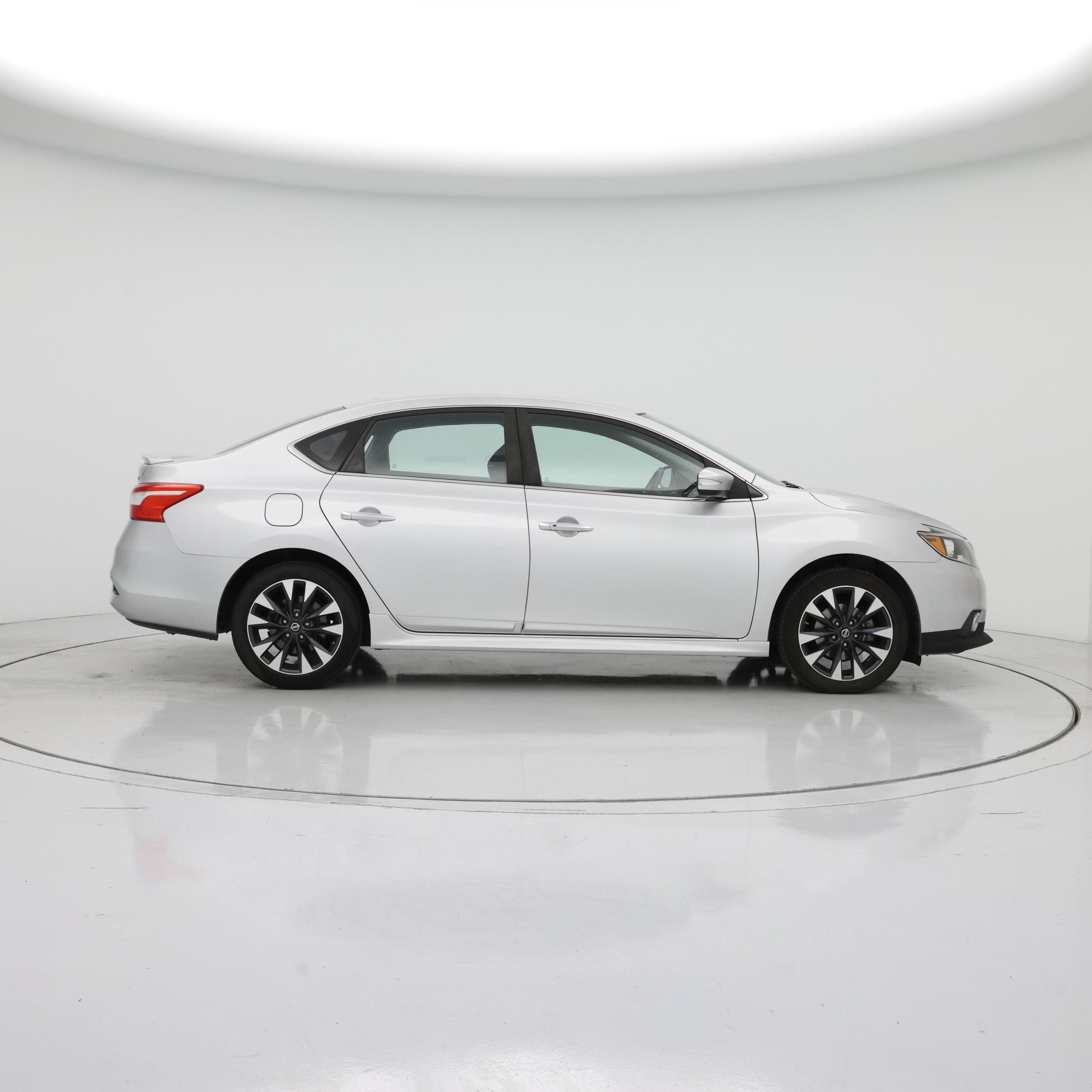 Thumbnail: 2016 Nissan Sentra - 7