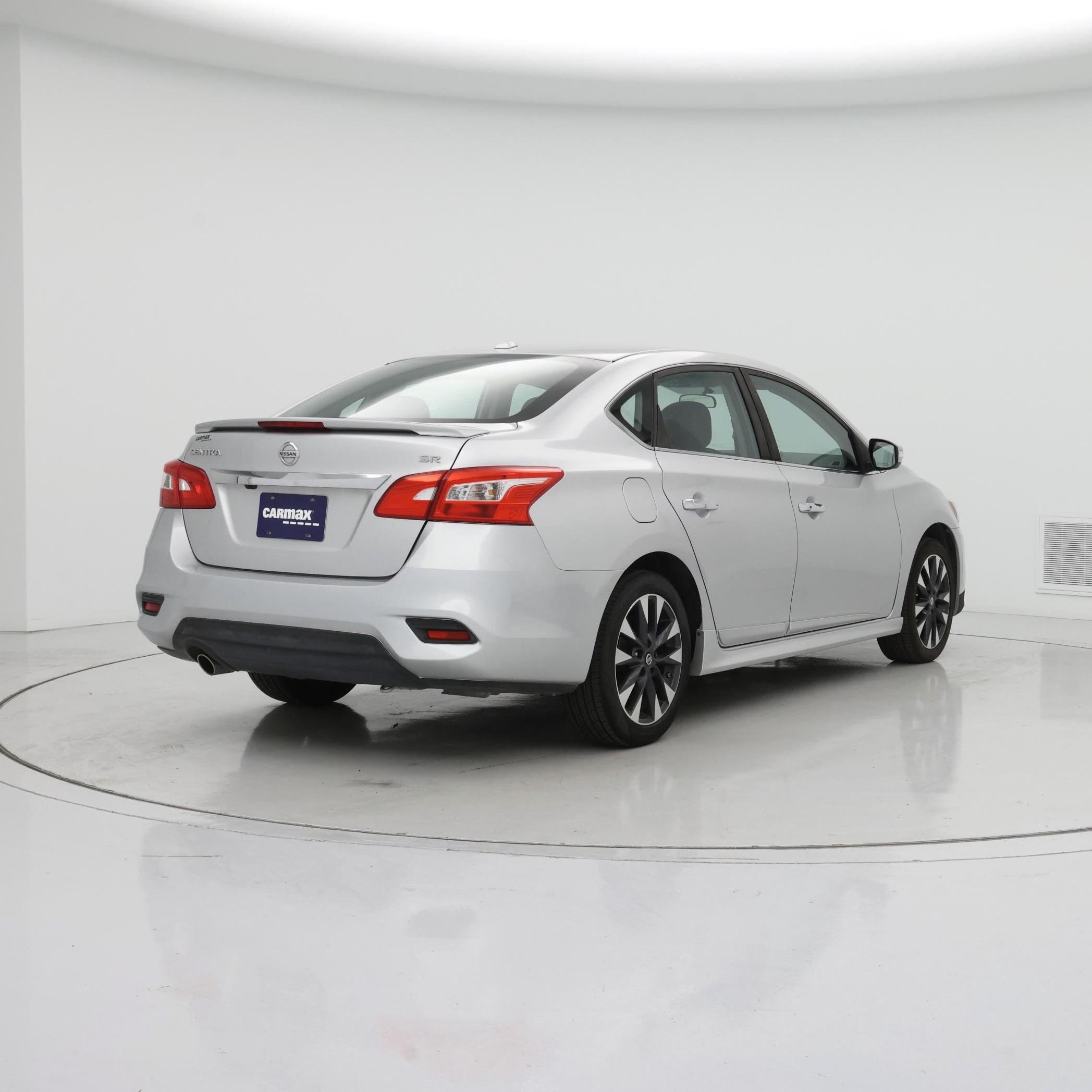 Thumbnail: 2016 Nissan Sentra - 8