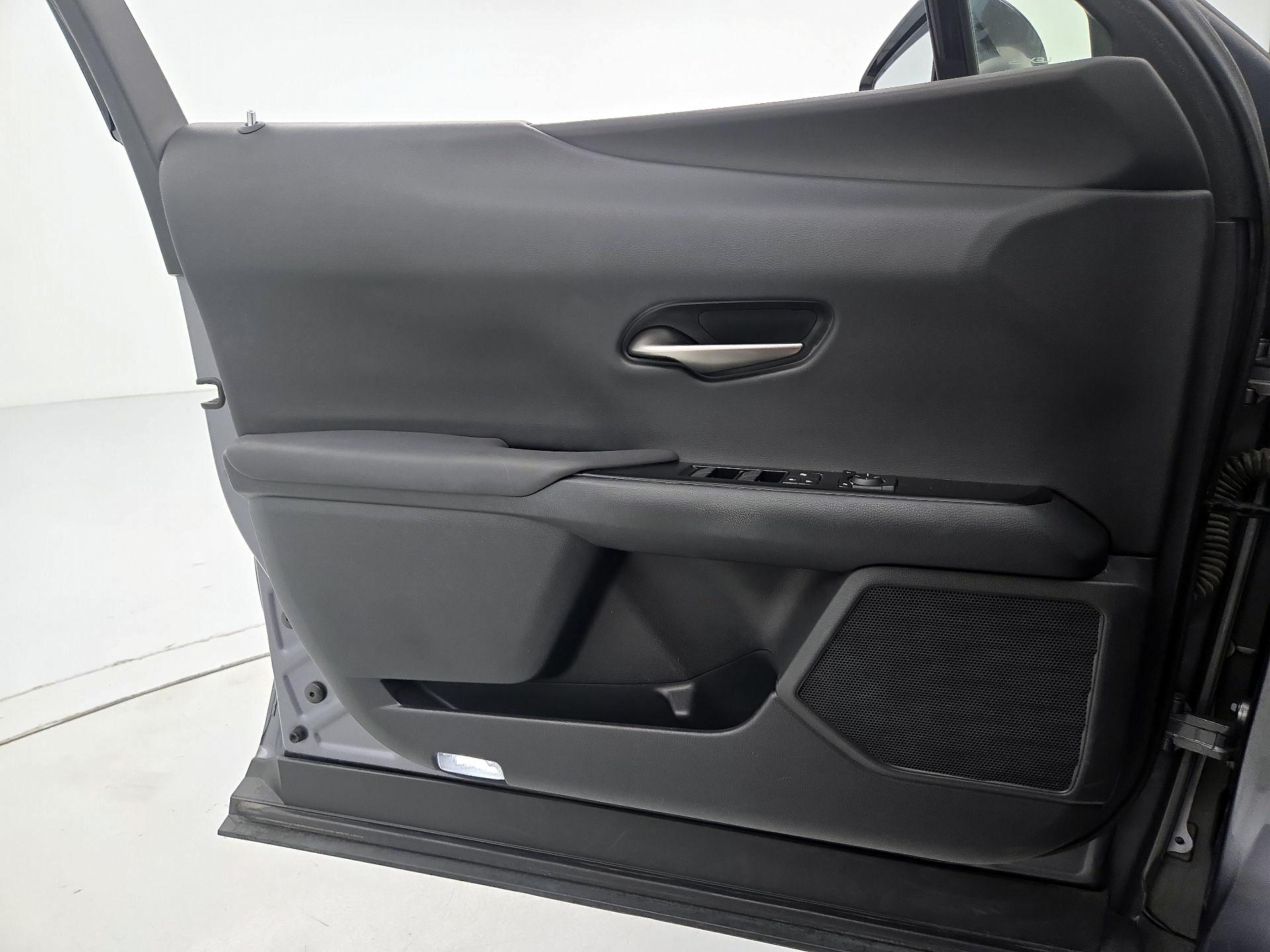 Thumbnail: 2019 Lexus UX - 12