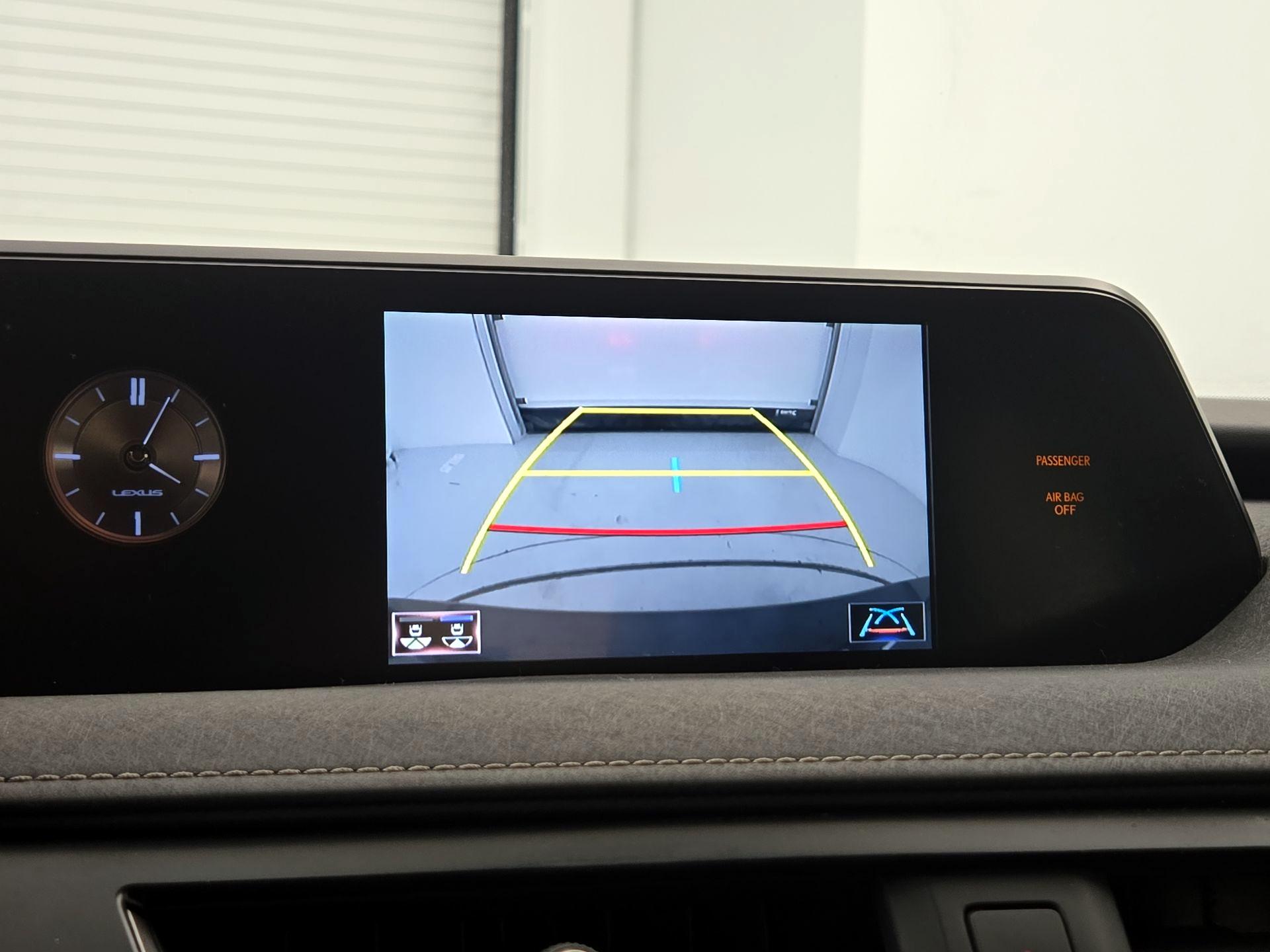 Thumbnail: 2019 Lexus UX - 14