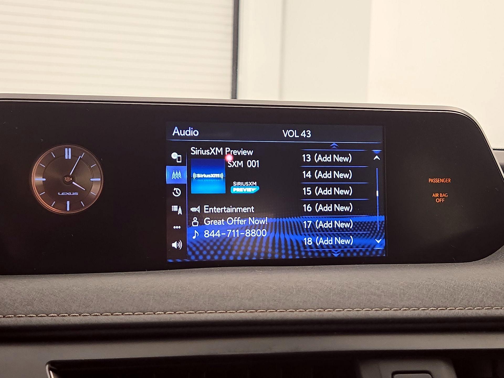 Thumbnail: 2019 Lexus UX - 15