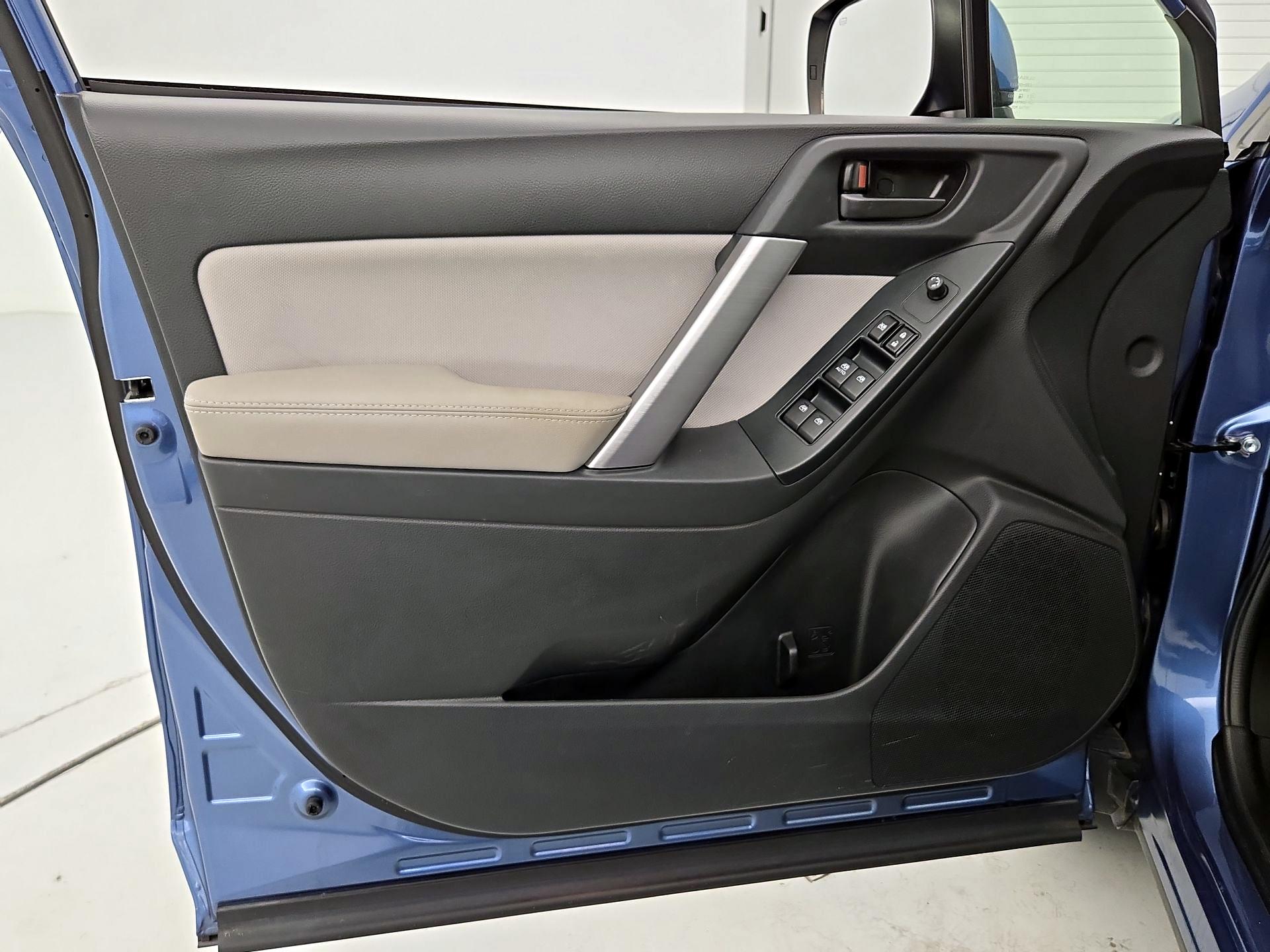 Thumbnail: 2016 Subaru Forester - 12