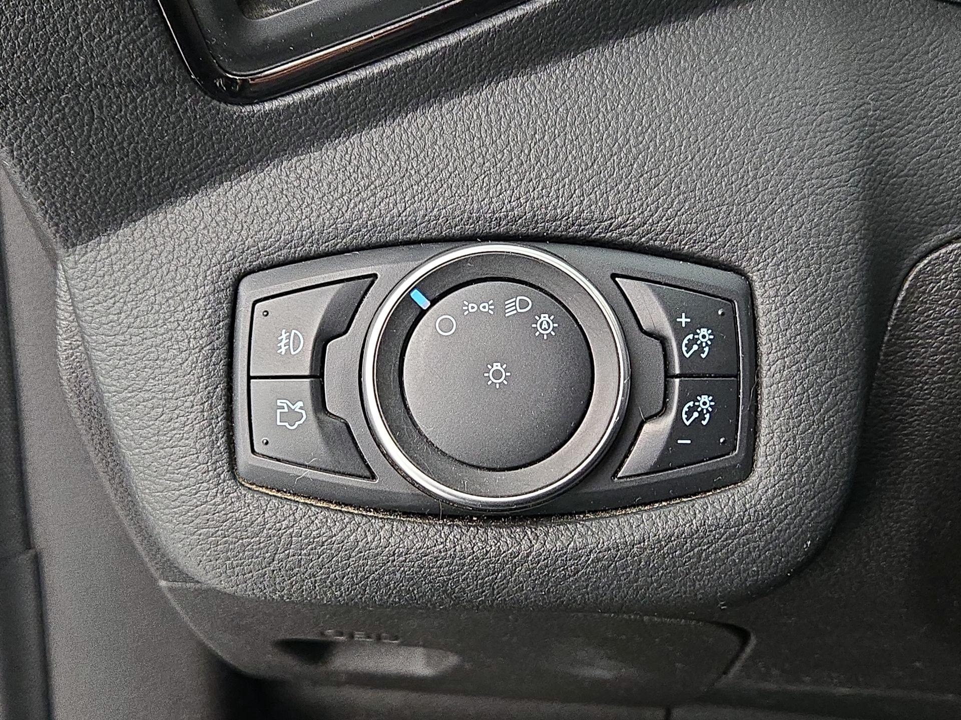 Thumbnail: 2016 Ford Escape - 13