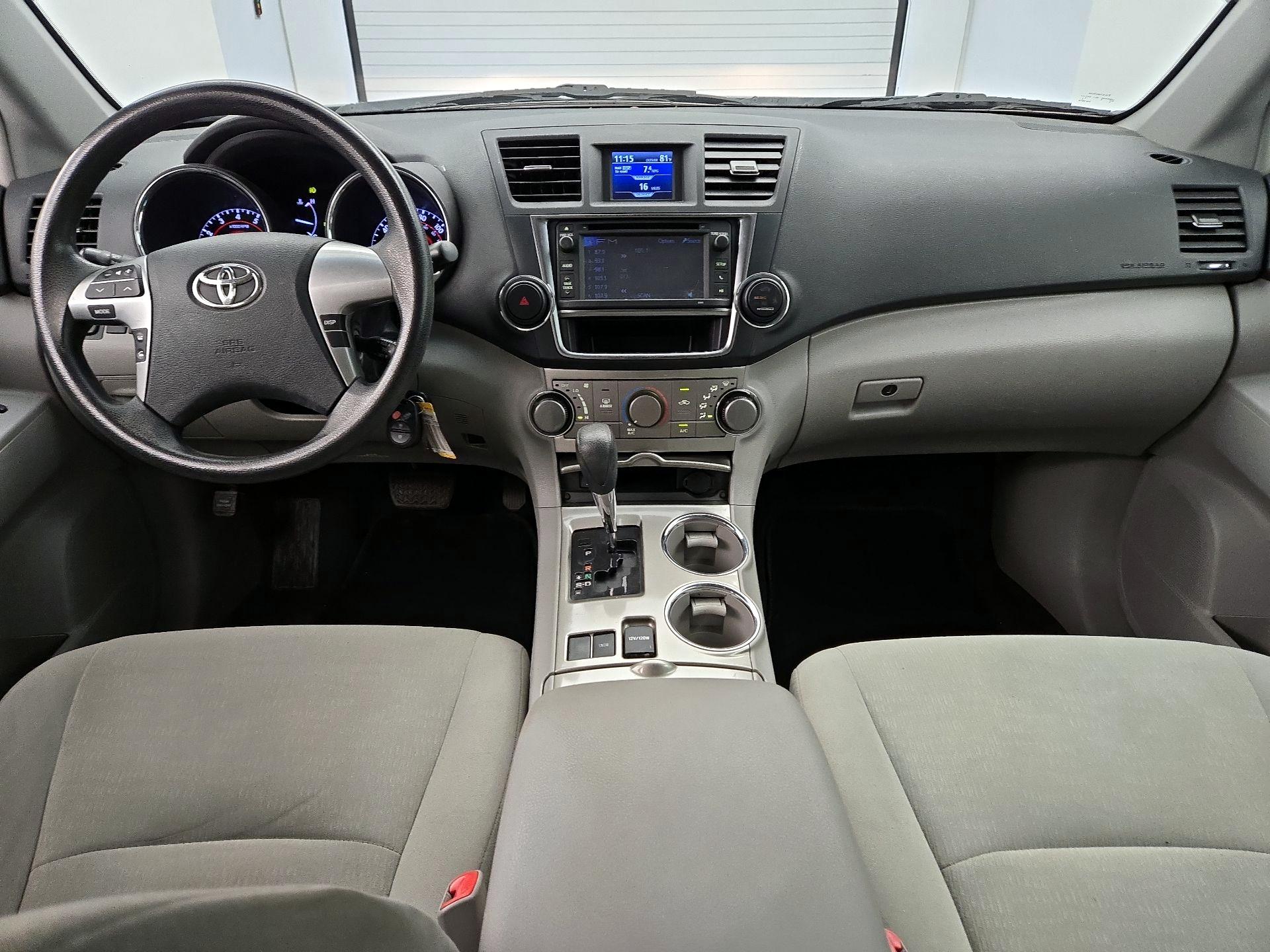 Thumbnail: 2013 Toyota Highlander - 9