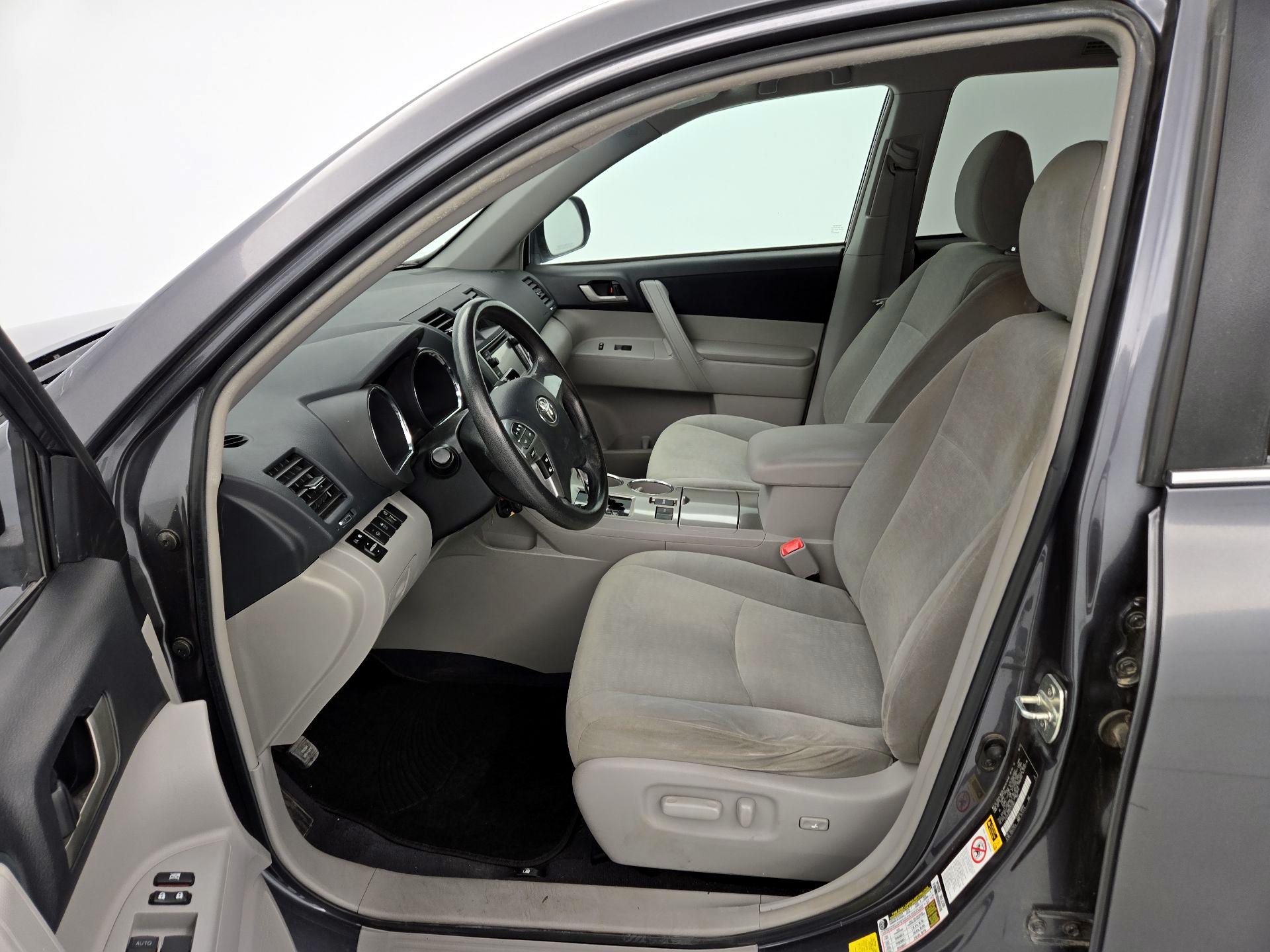 Thumbnail: 2013 Toyota Highlander - 11
