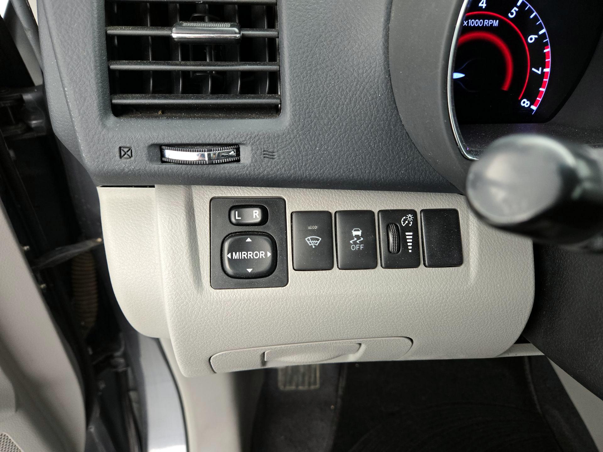 Thumbnail: 2013 Toyota Highlander - 13
