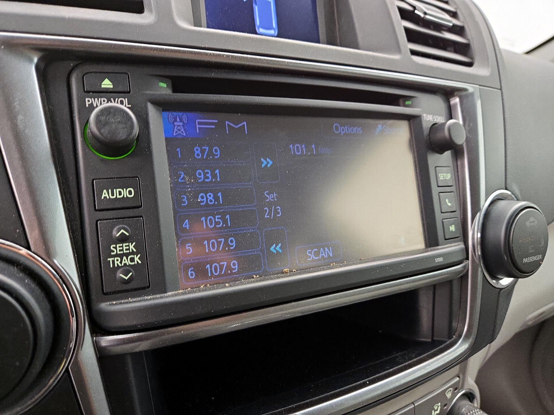 Thumbnail: 2013 Toyota Highlander - 15