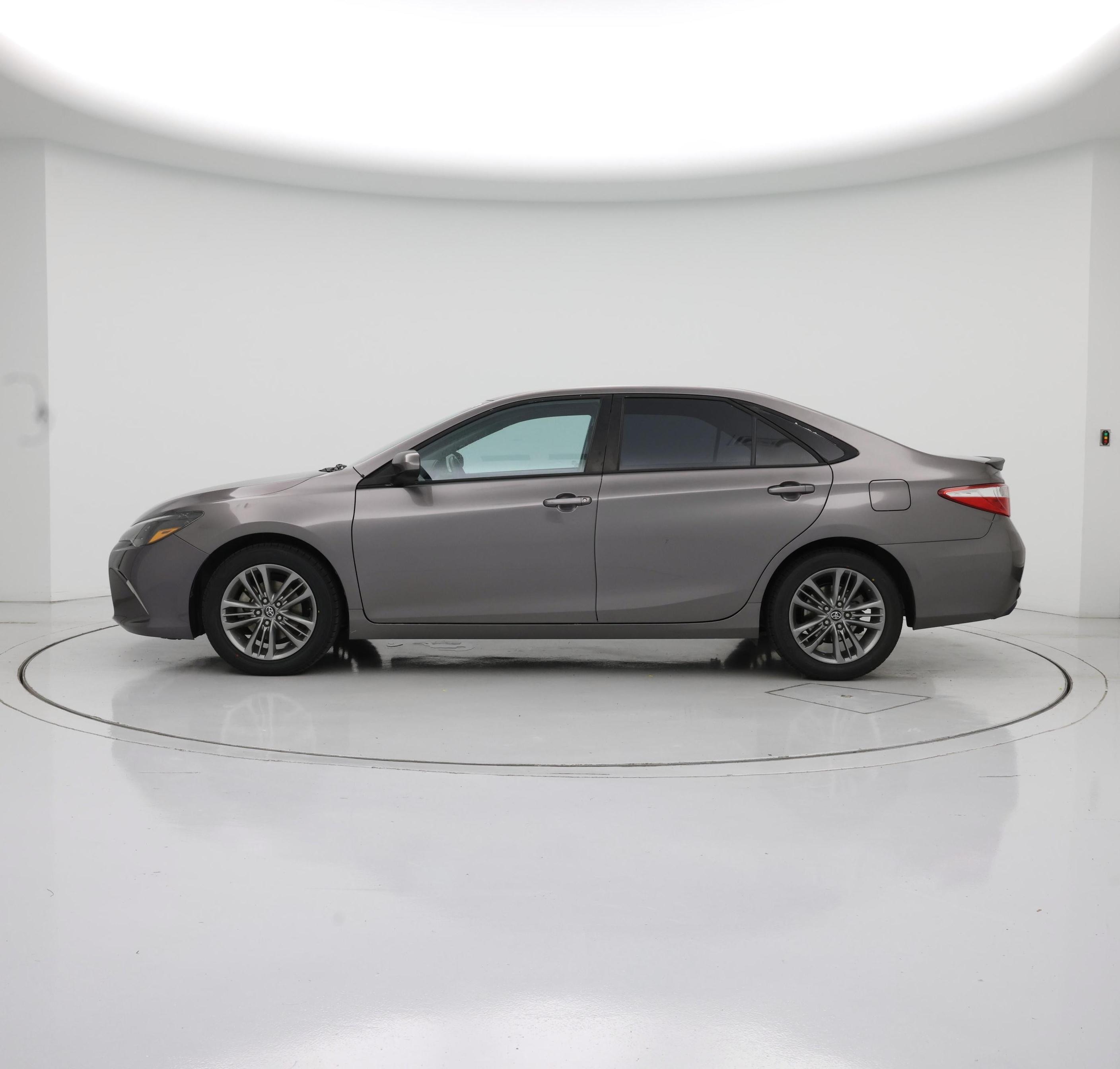 Thumbnail: 2017 Toyota Camry - 3