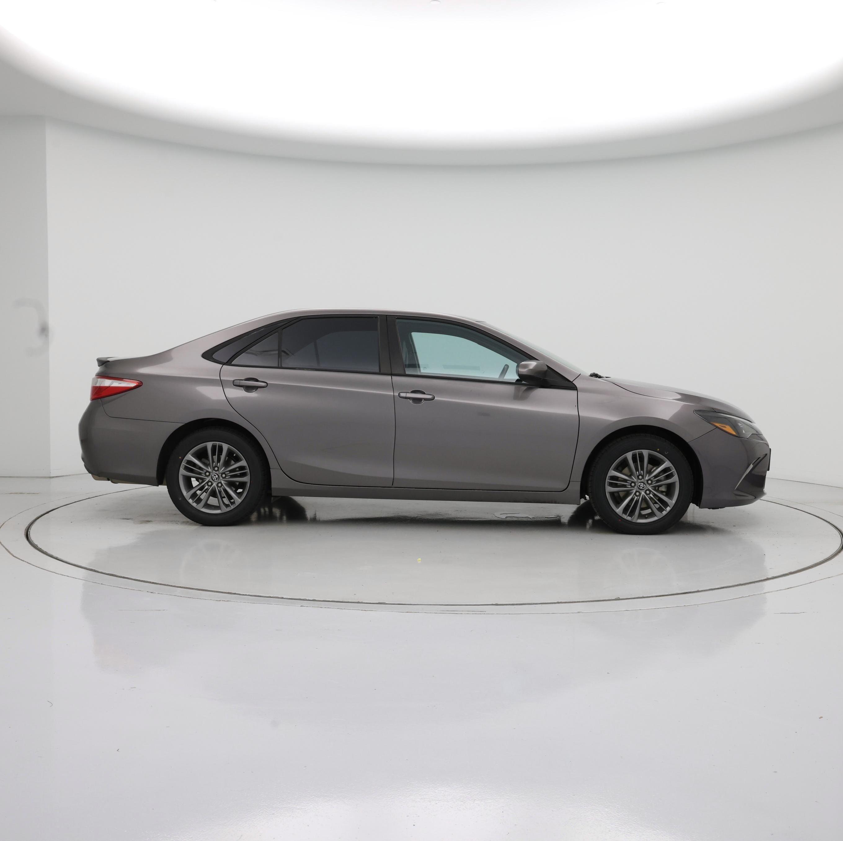Thumbnail: 2017 Toyota Camry - 7