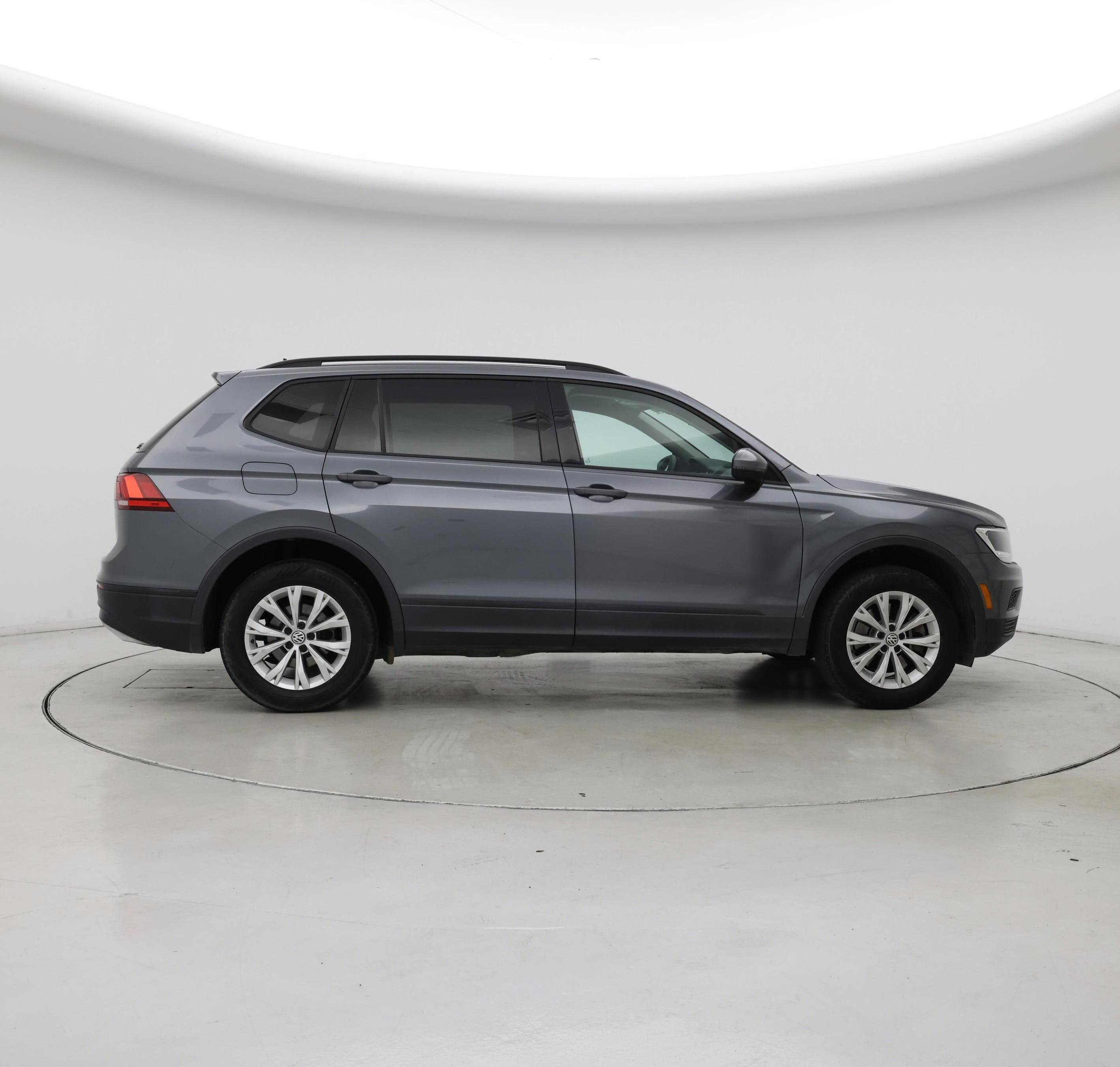 Thumbnail: 2020 Volkswagen Tiguan - 7