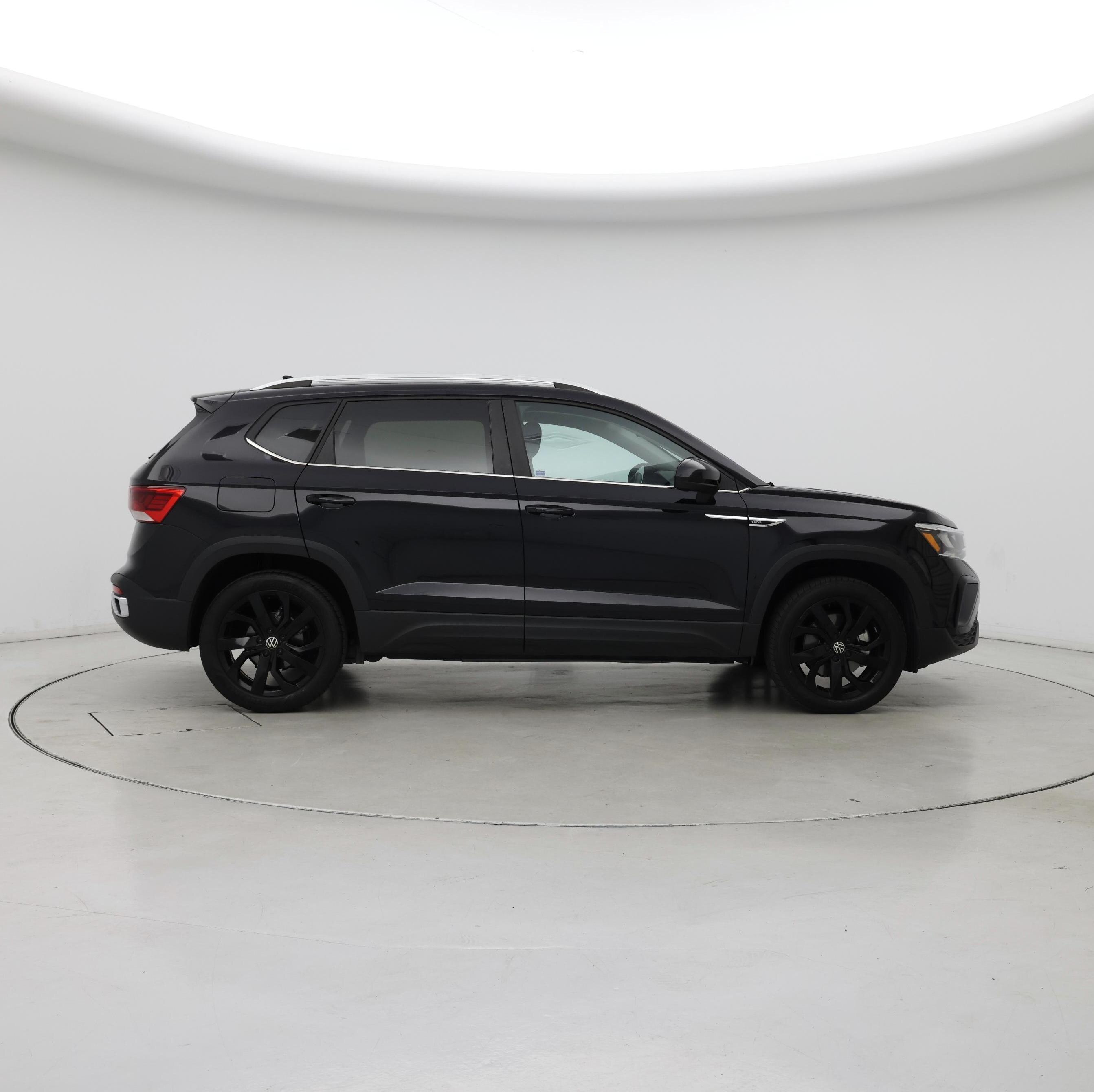 Thumbnail: 2023 Volkswagen Taos - 7