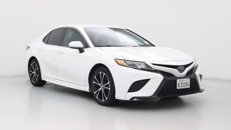 2018 Toyota Camry SE Hero Image