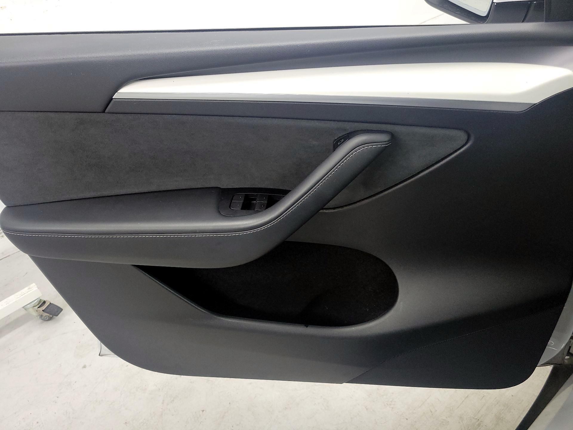 Thumbnail: 2023 Tesla Model Y - 12