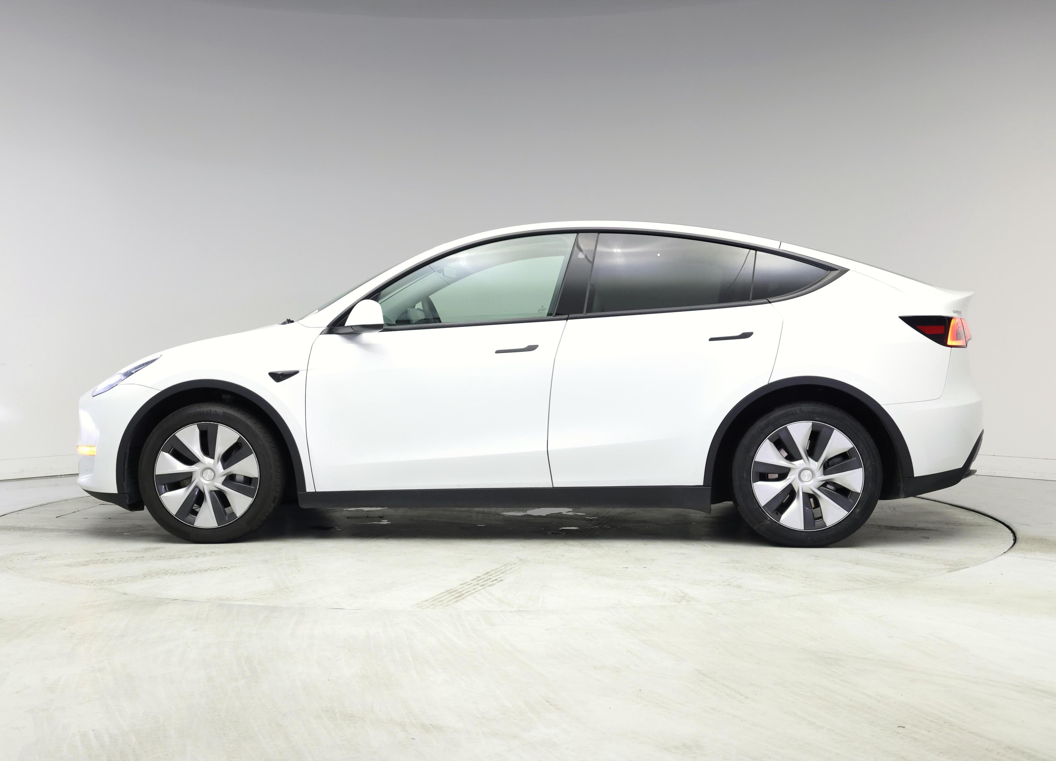 Thumbnail: 2023 Tesla Model Y - 3