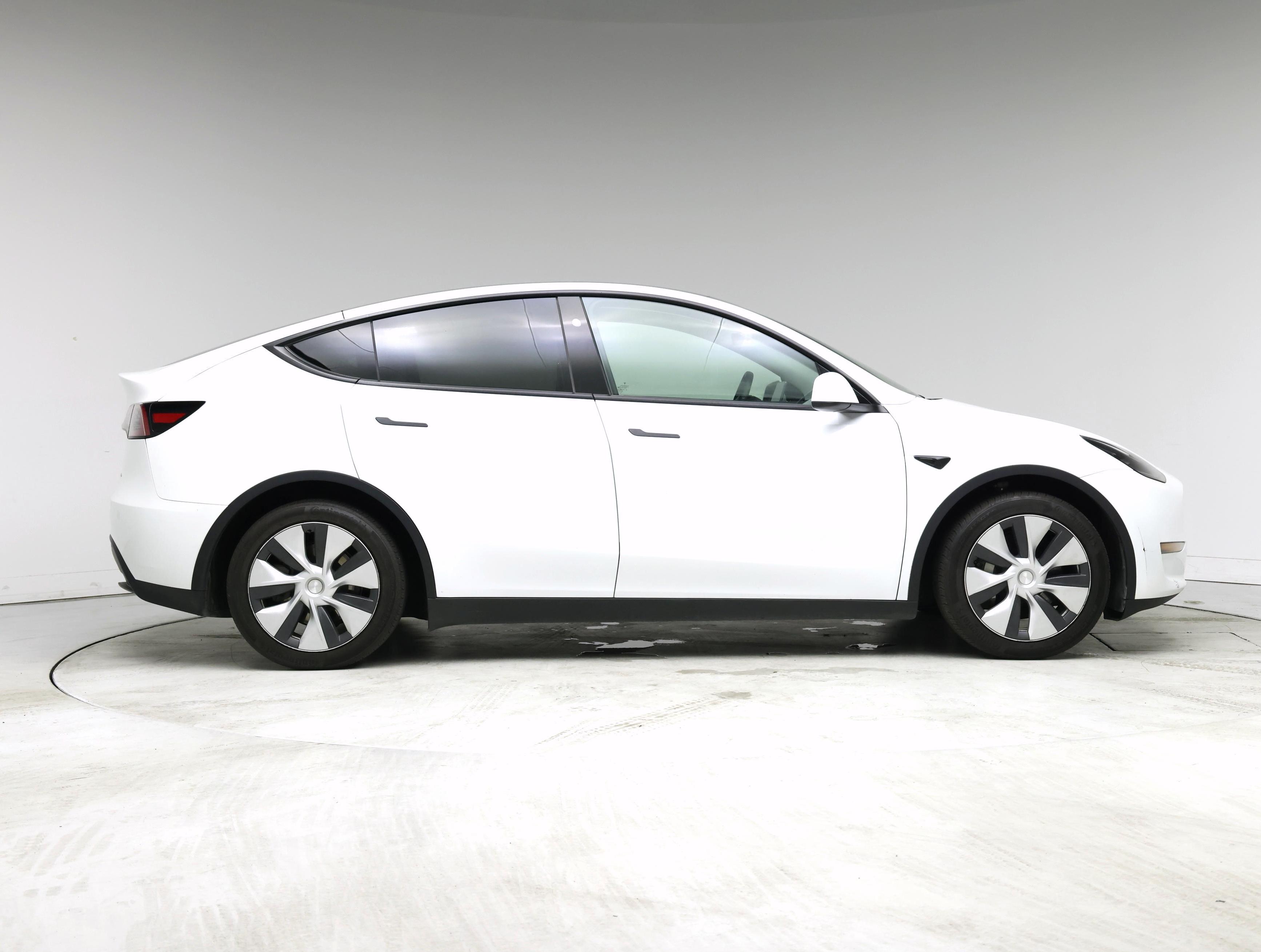 Thumbnail: 2023 Tesla Model Y - 7
