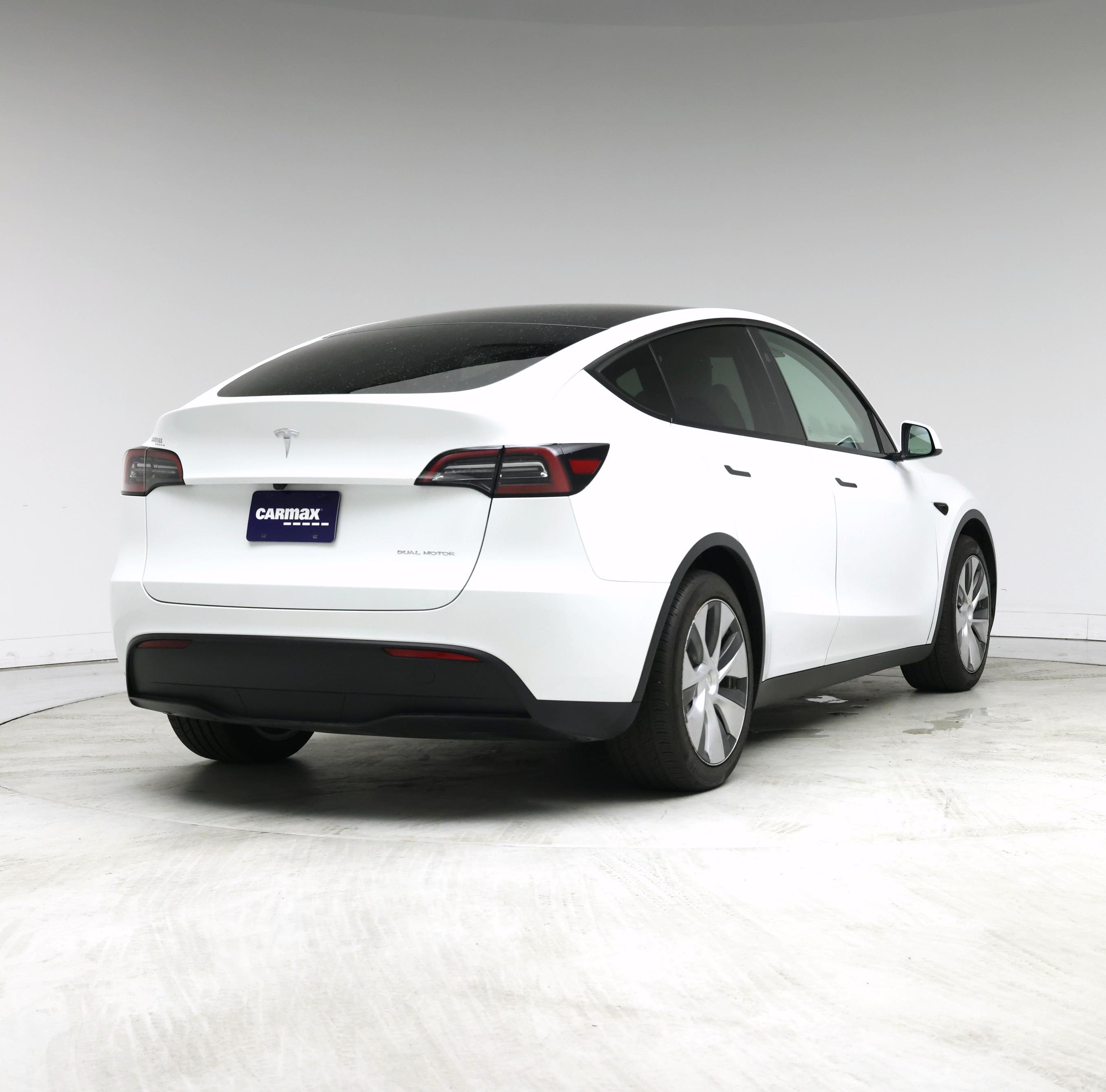 Thumbnail: 2023 Tesla Model Y - 8