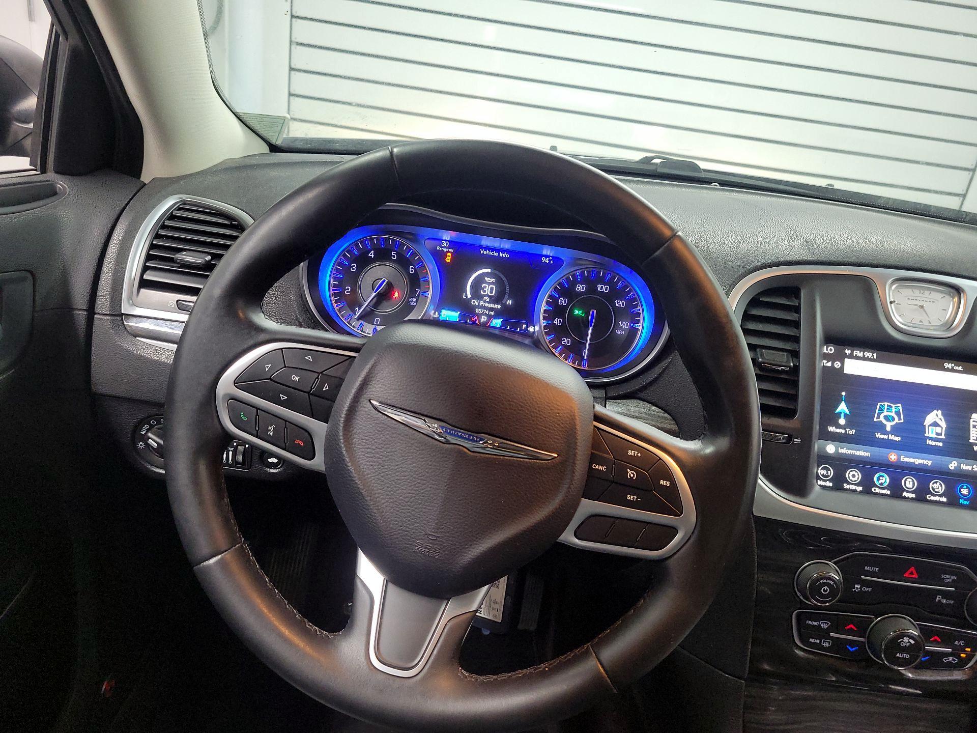 Thumbnail: 2018 Chrysler 300 - 10