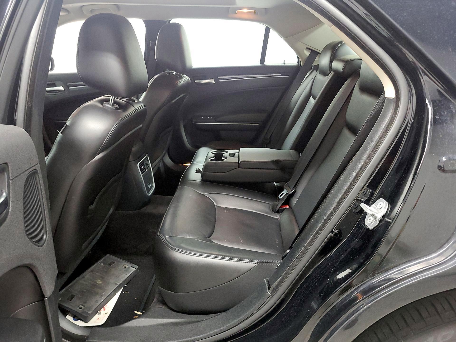 Thumbnail: 2018 Chrysler 300 - 17
