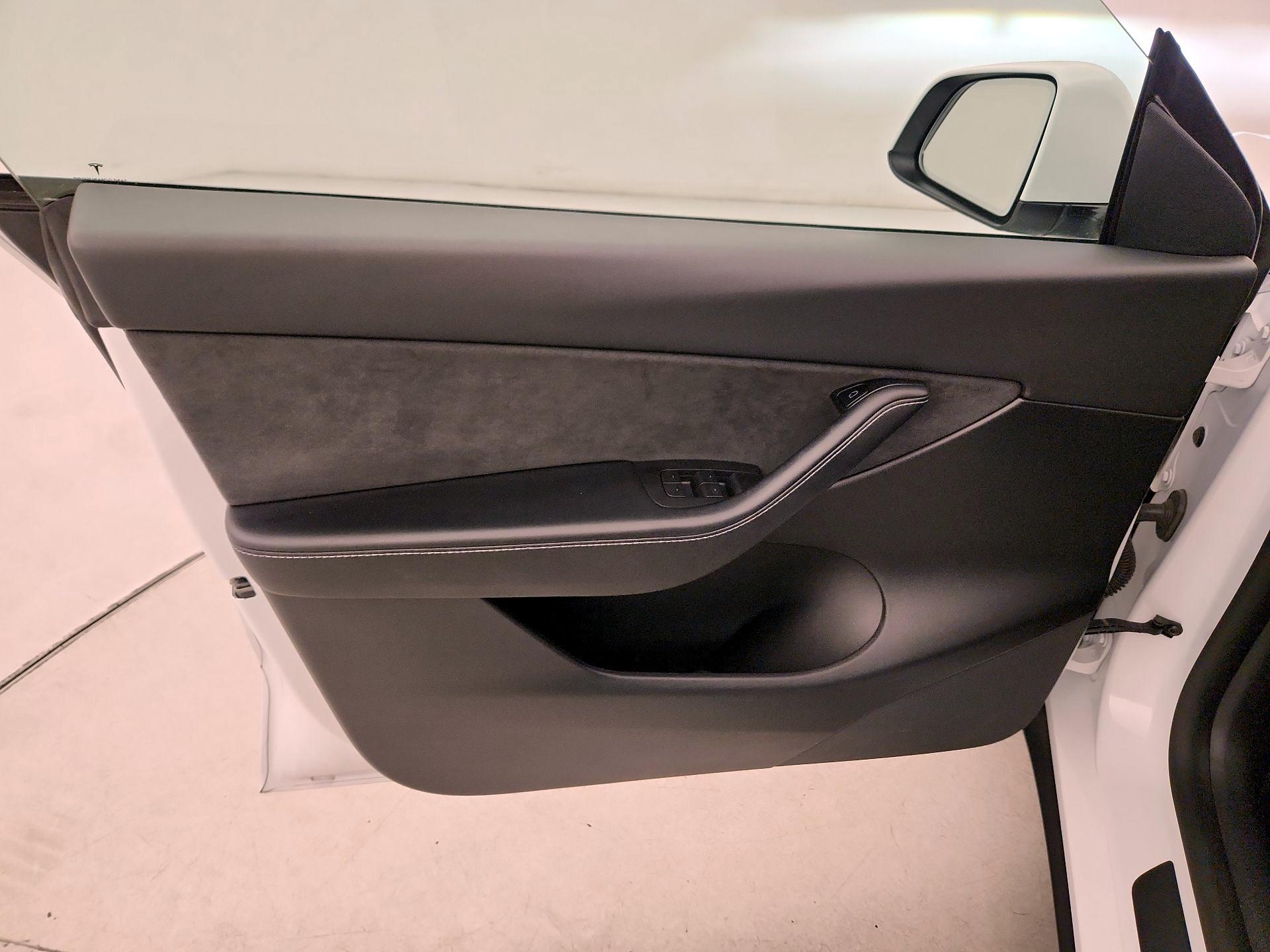 Thumbnail: 2021 Tesla Model Y - 12