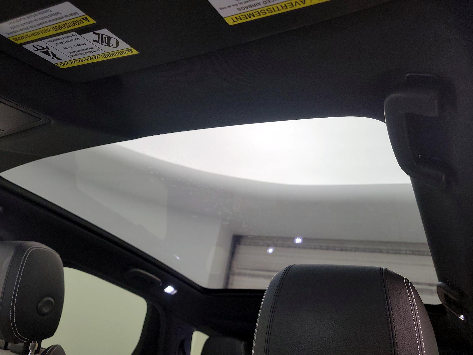Thumbnail: 2020 Land Rover Discovery Sport - 20