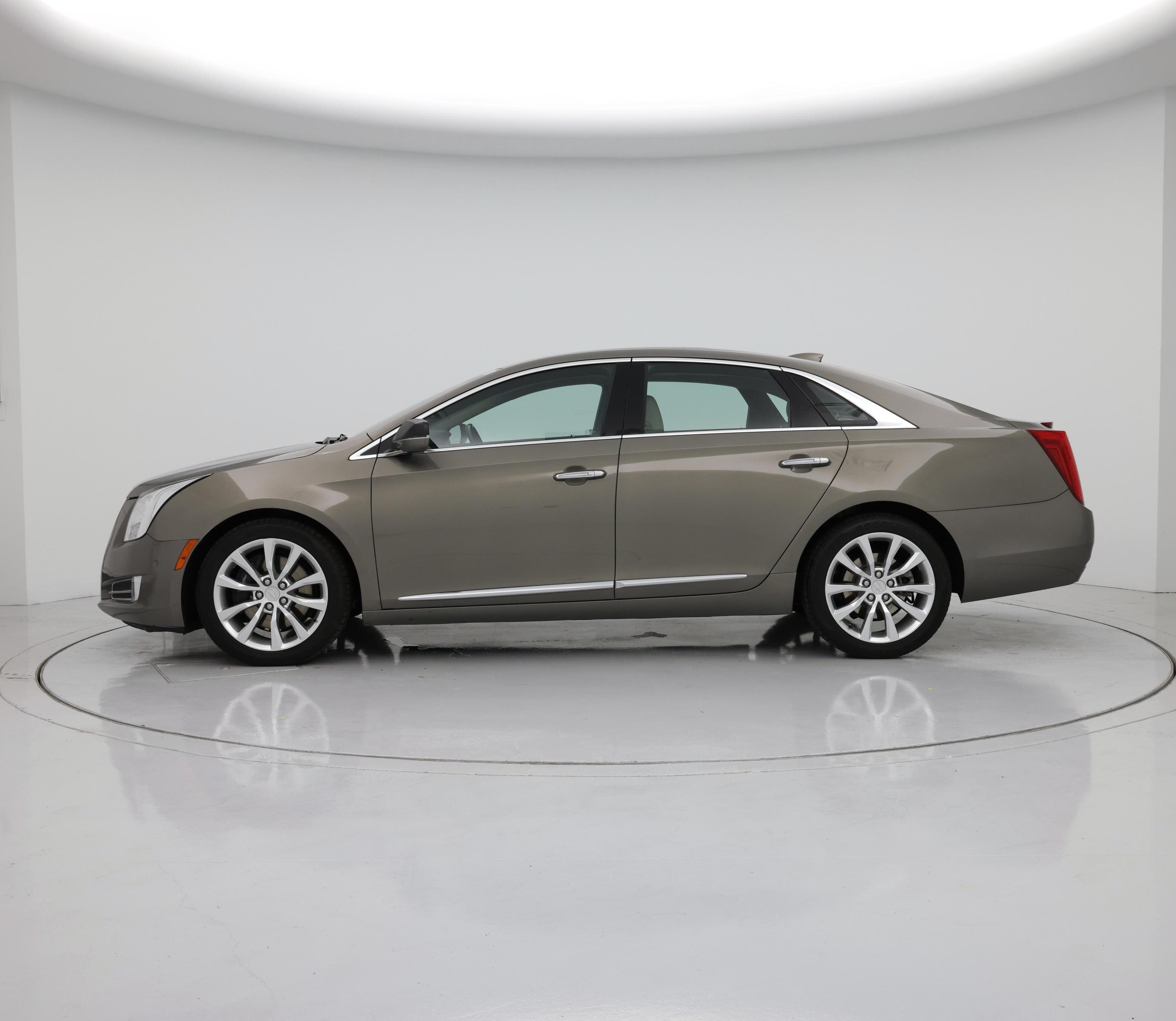 Thumbnail: 2017 Cadillac XTS - 3
