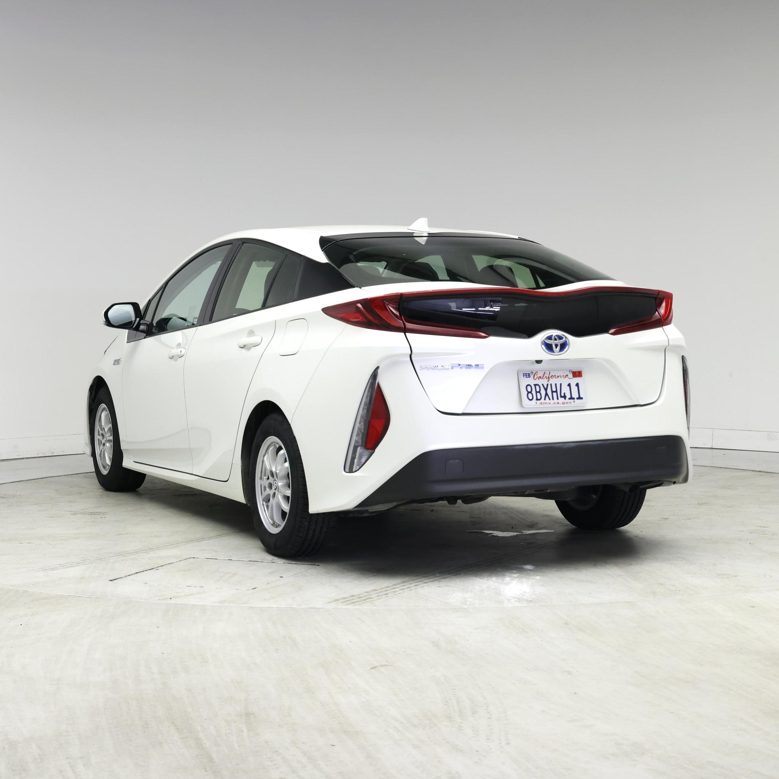 Thumbnail: 2017 Toyota Prius Prime - 2