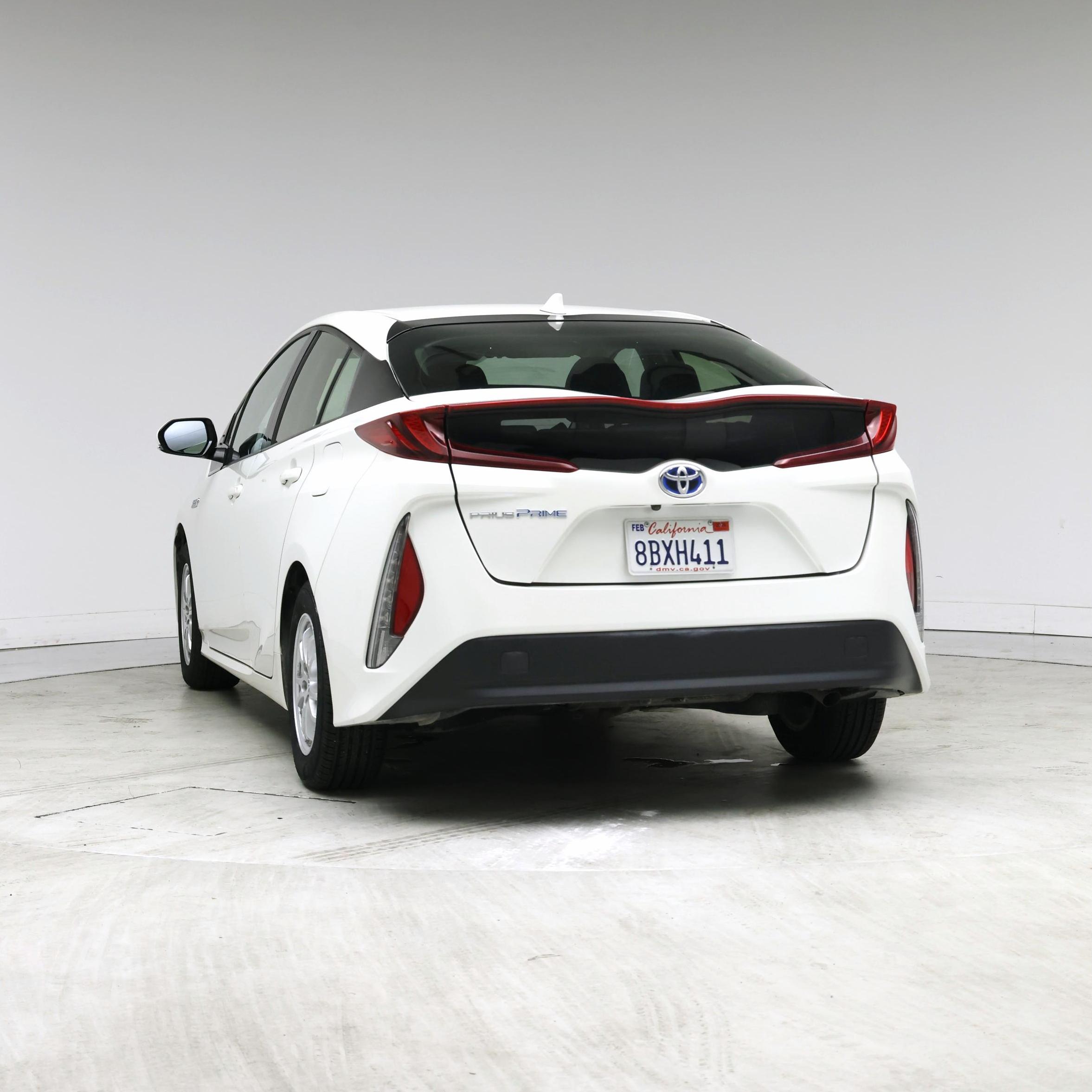 Thumbnail: 2017 Toyota Prius Prime - 6