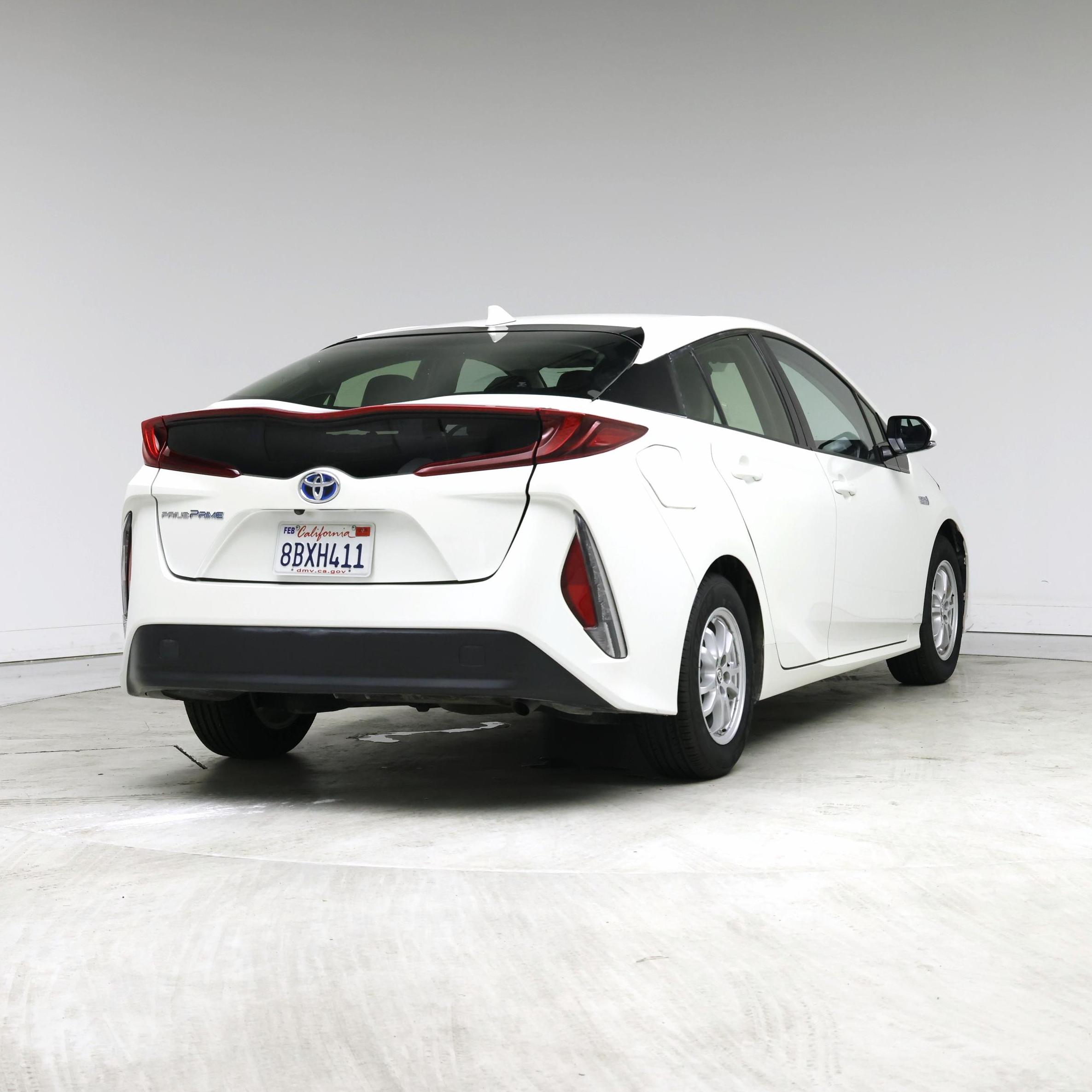 Thumbnail: 2017 Toyota Prius Prime - 8
