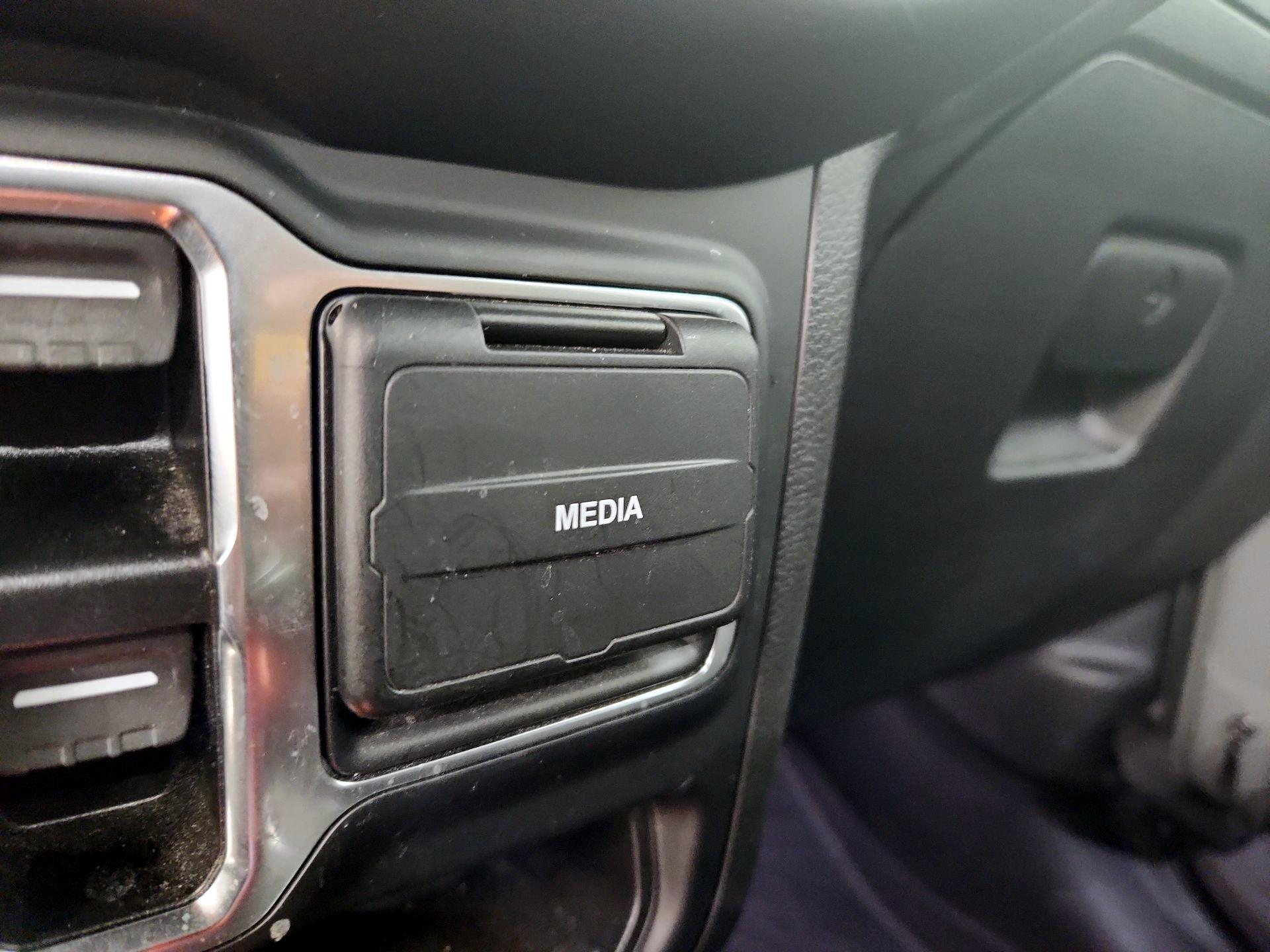 Thumbnail: 2021 Jeep Wrangler - 18
