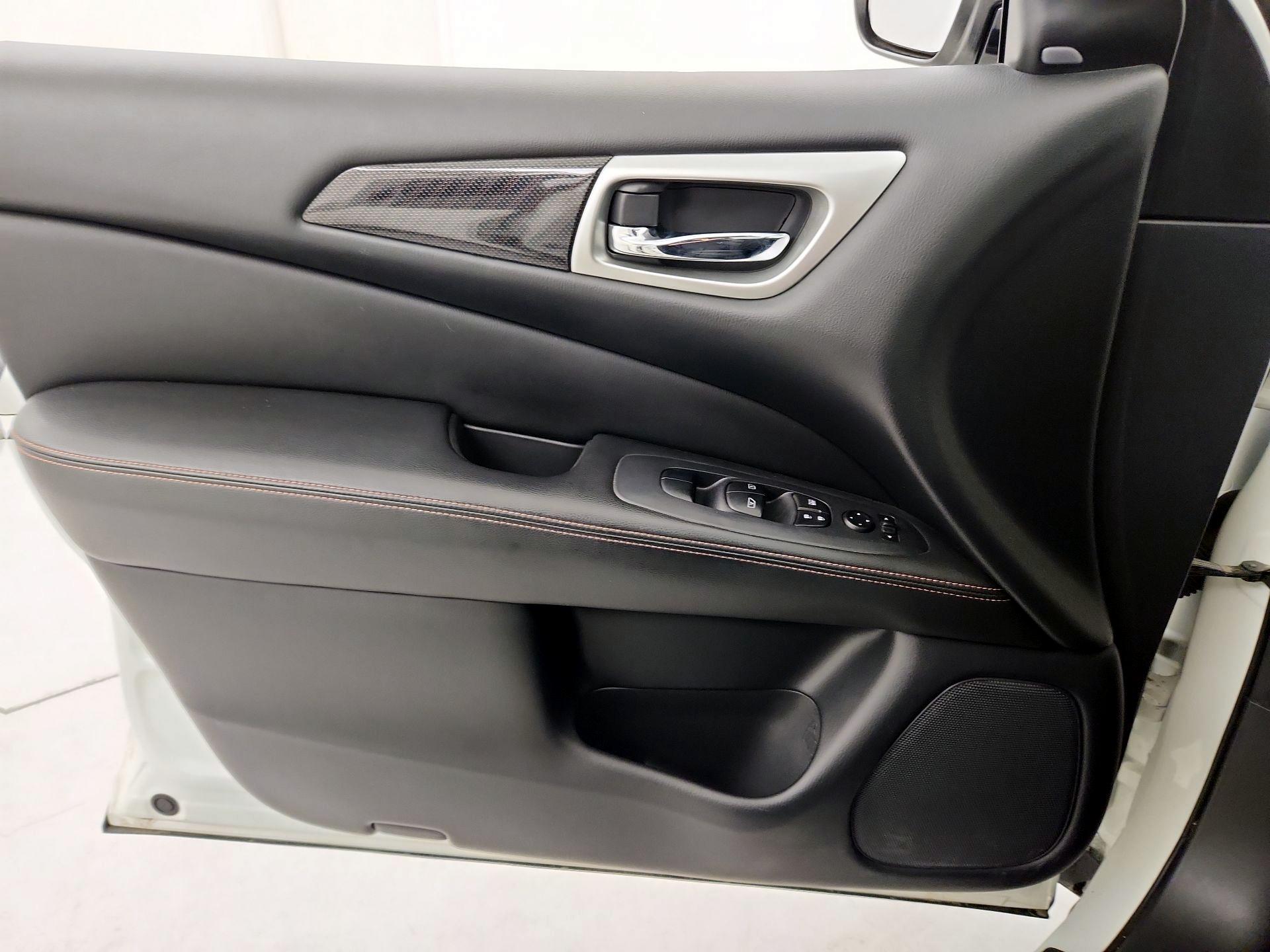 Thumbnail: 2020 Nissan Pathfinder - 12