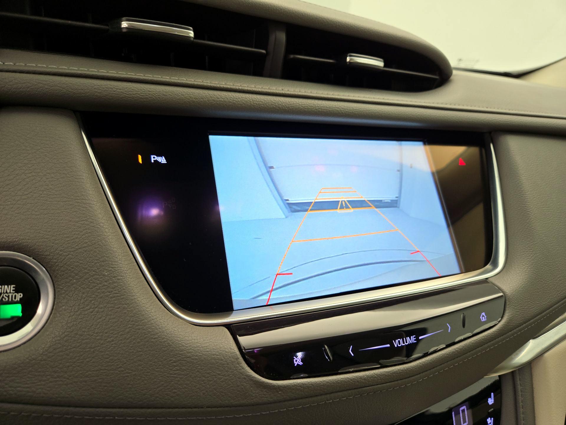 Thumbnail: 2017 Cadillac XT5 - 15