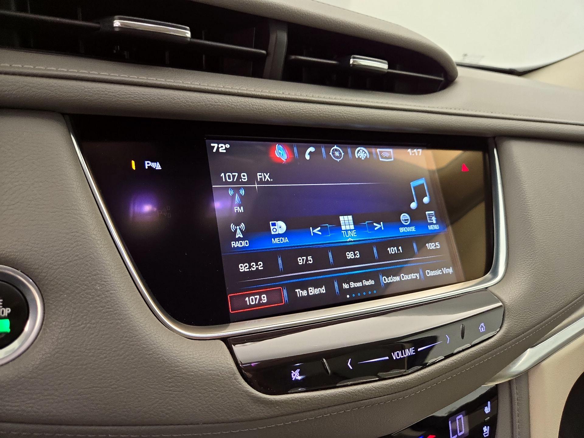 Thumbnail: 2017 Cadillac XT5 - 16