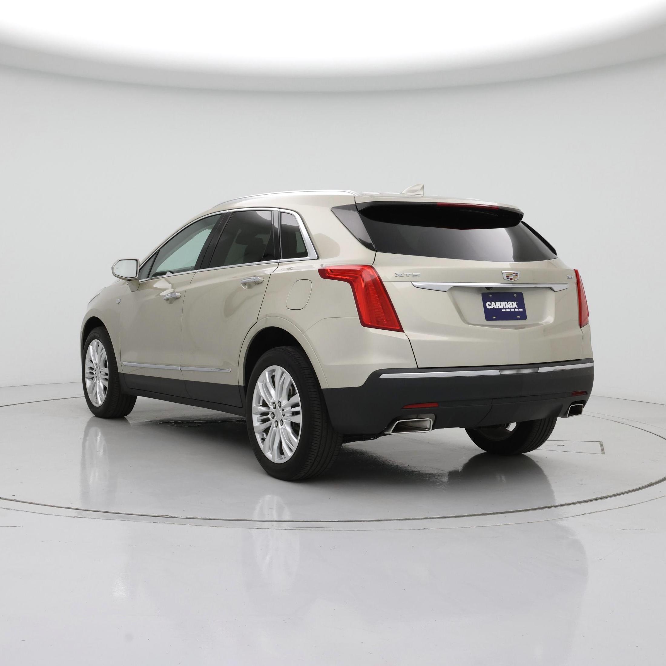 Thumbnail: 2017 Cadillac XT5 - 2