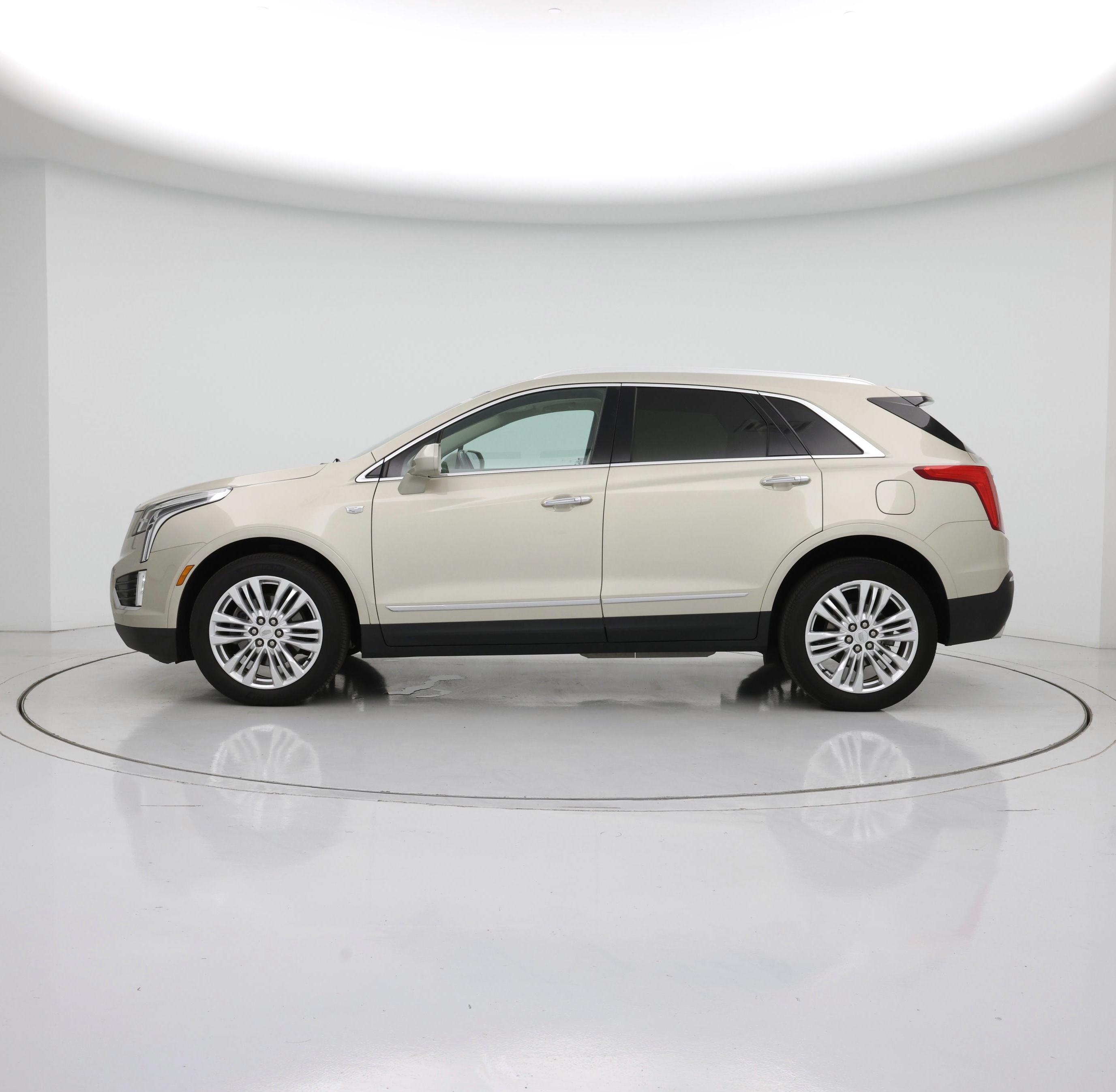 Thumbnail: 2017 Cadillac XT5 - 3