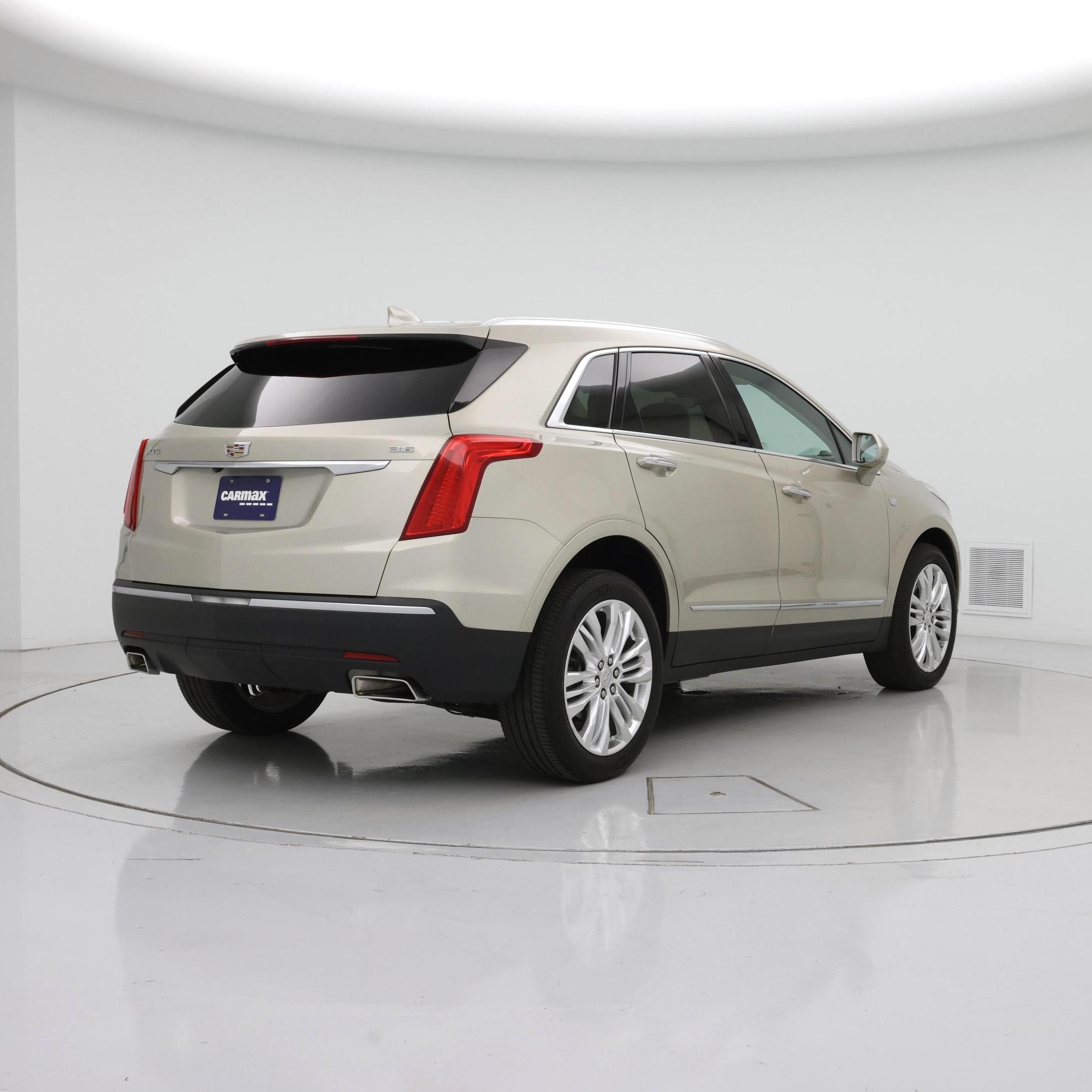 Thumbnail: 2017 Cadillac XT5 - 8