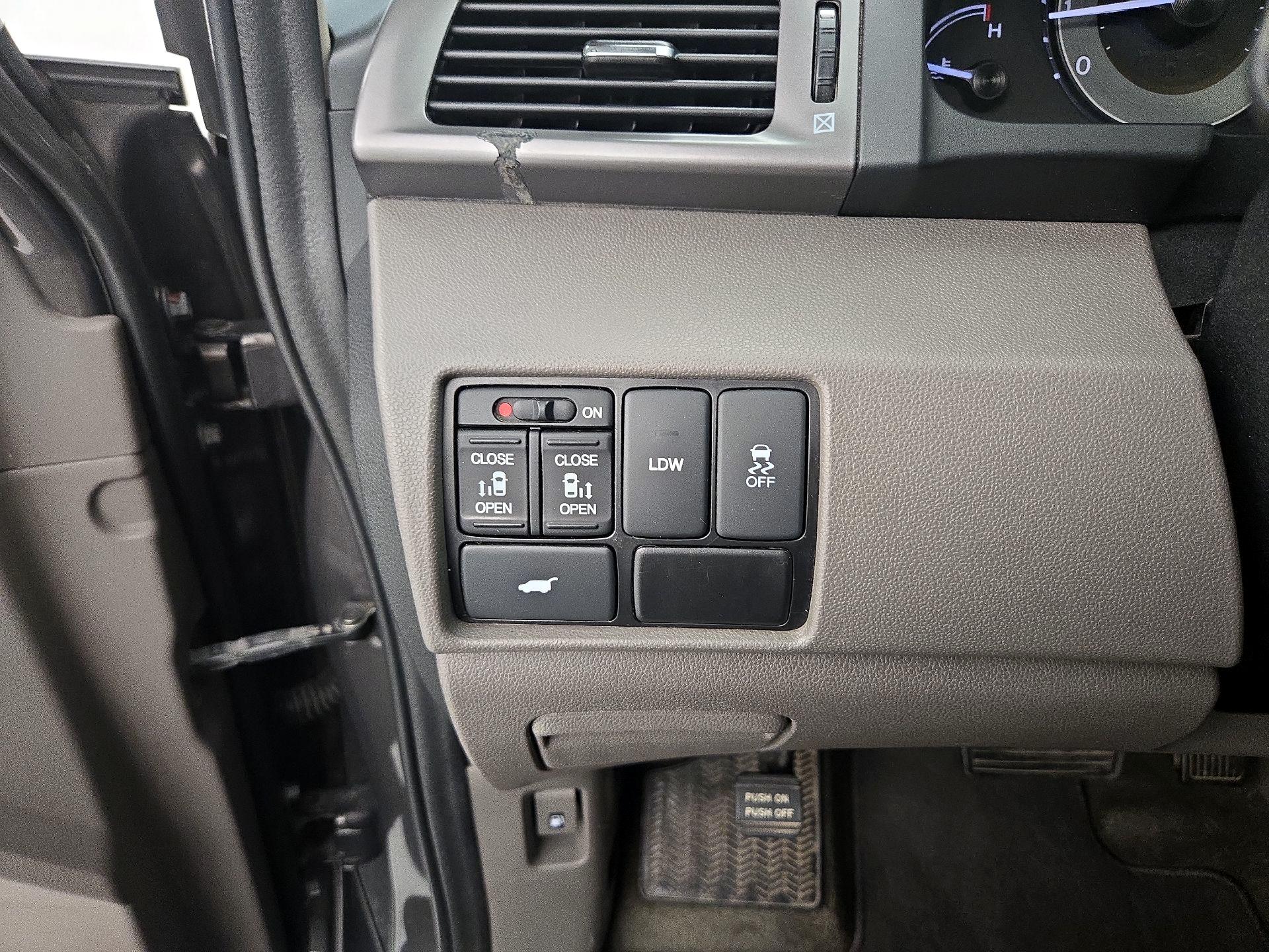 Thumbnail: 2016 Honda Odyssey - 13