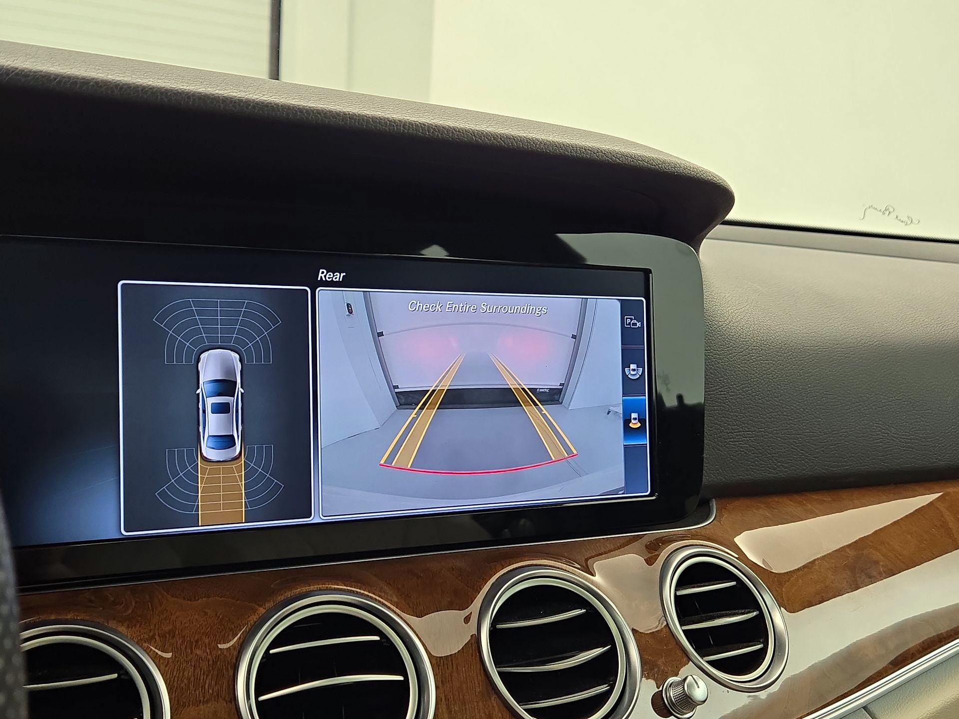 Thumbnail: 2017 Mercedes-Benz E-Class - 15