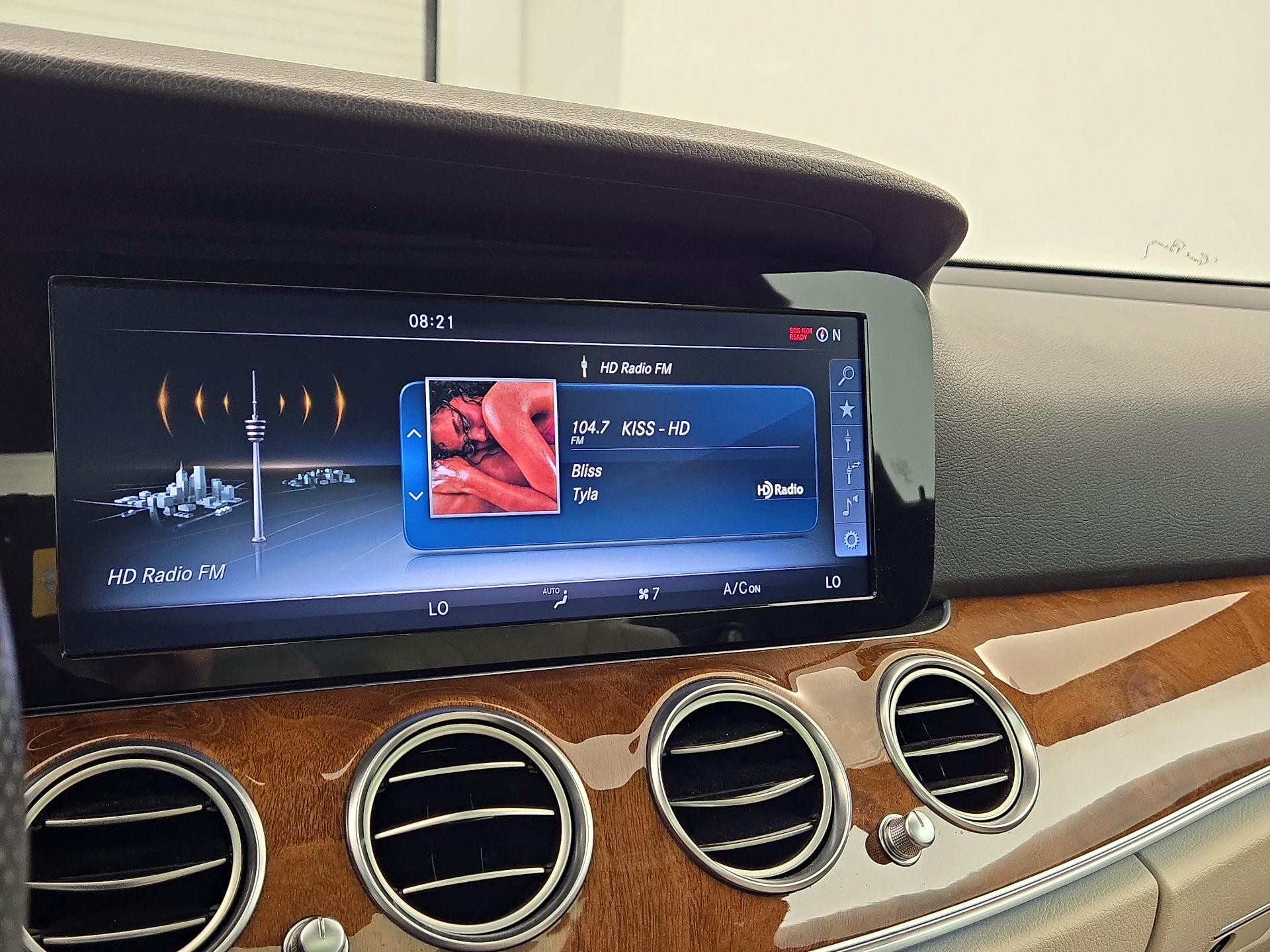 Thumbnail: 2017 Mercedes-Benz E-Class - 16