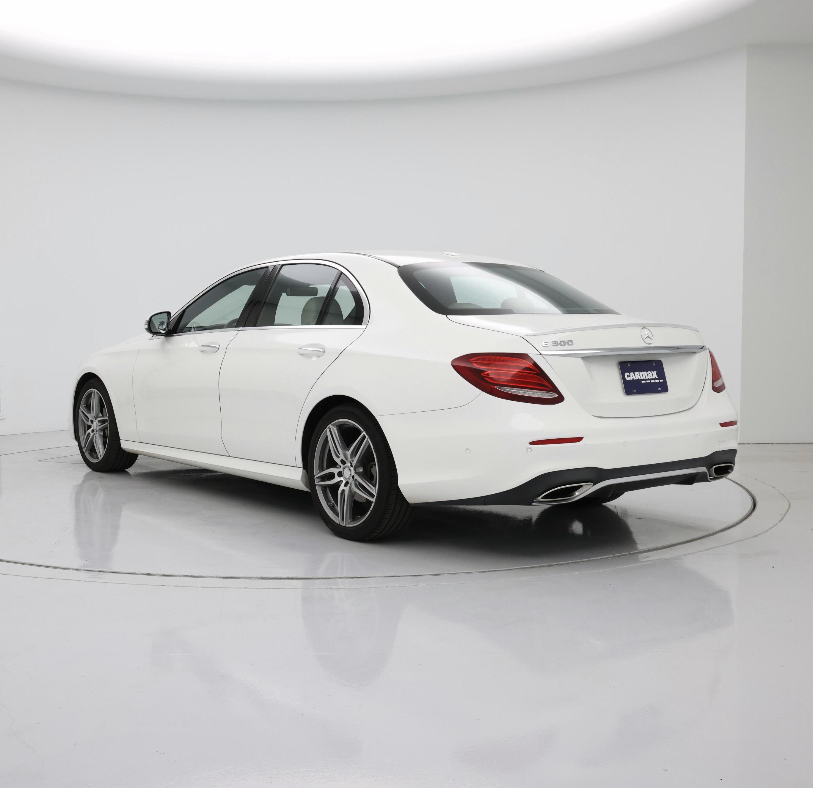 Thumbnail: 2017 Mercedes-Benz E-Class - 2