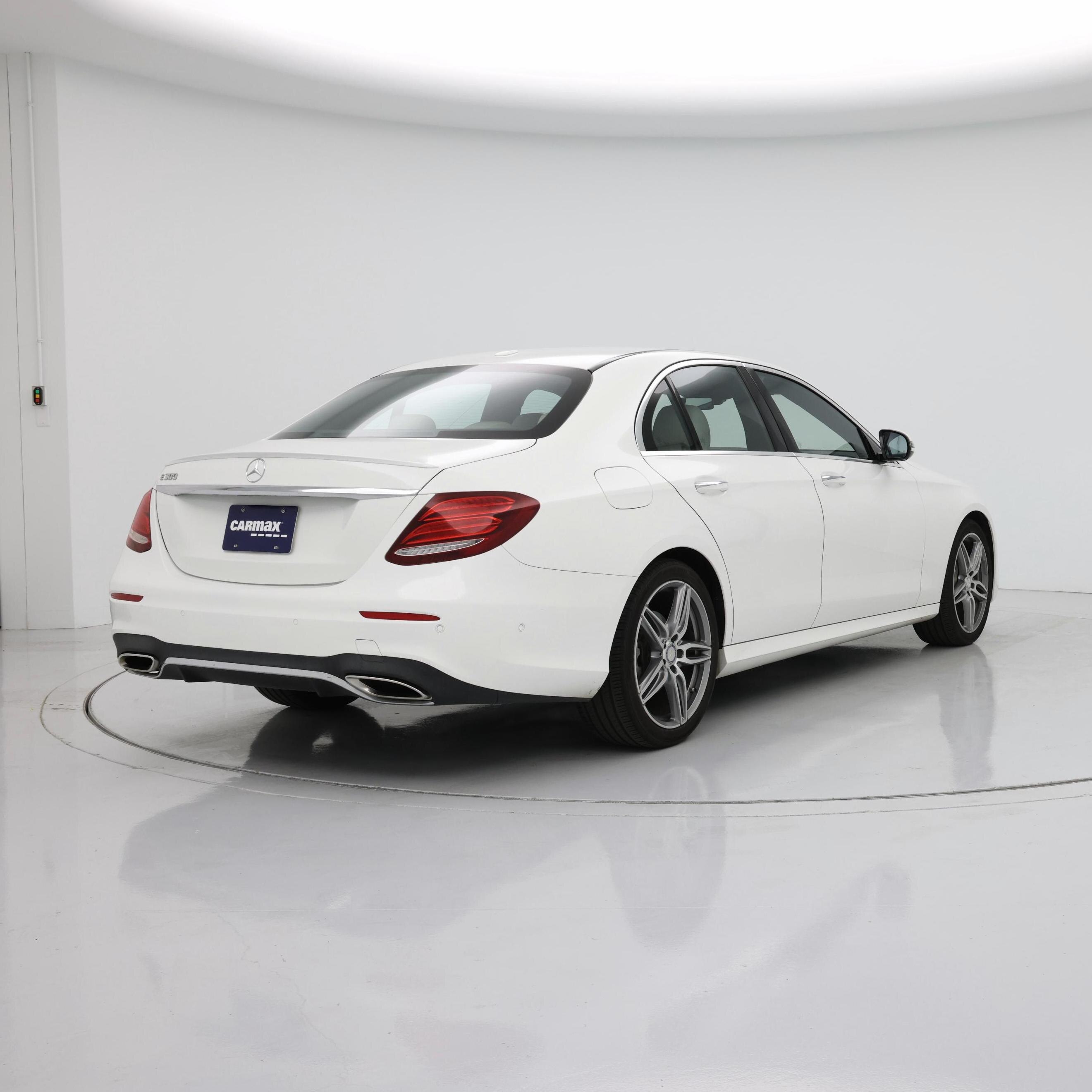 Thumbnail: 2017 Mercedes-Benz E-Class - 8