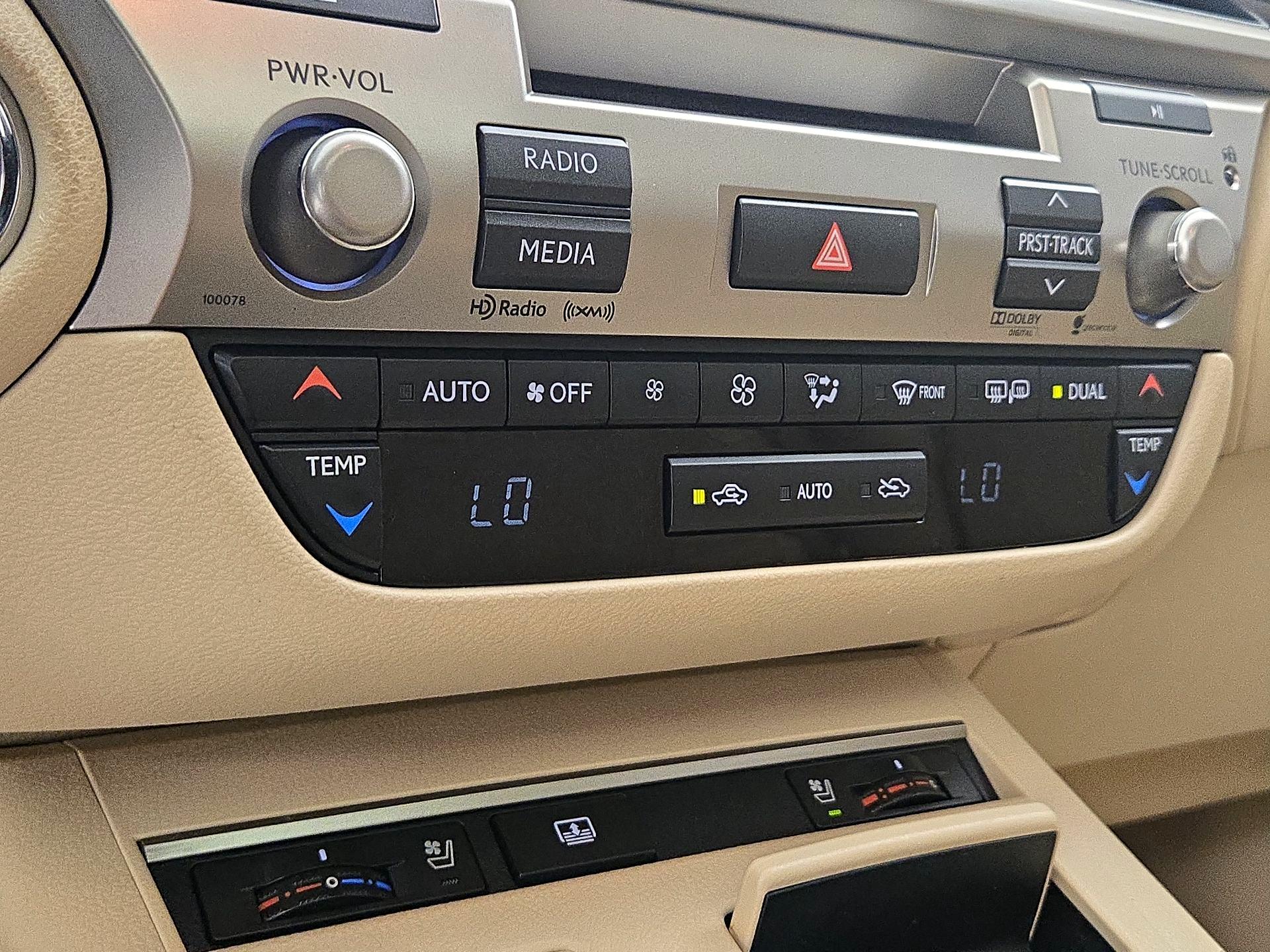 Thumbnail: 2013 Lexus ES - 17
