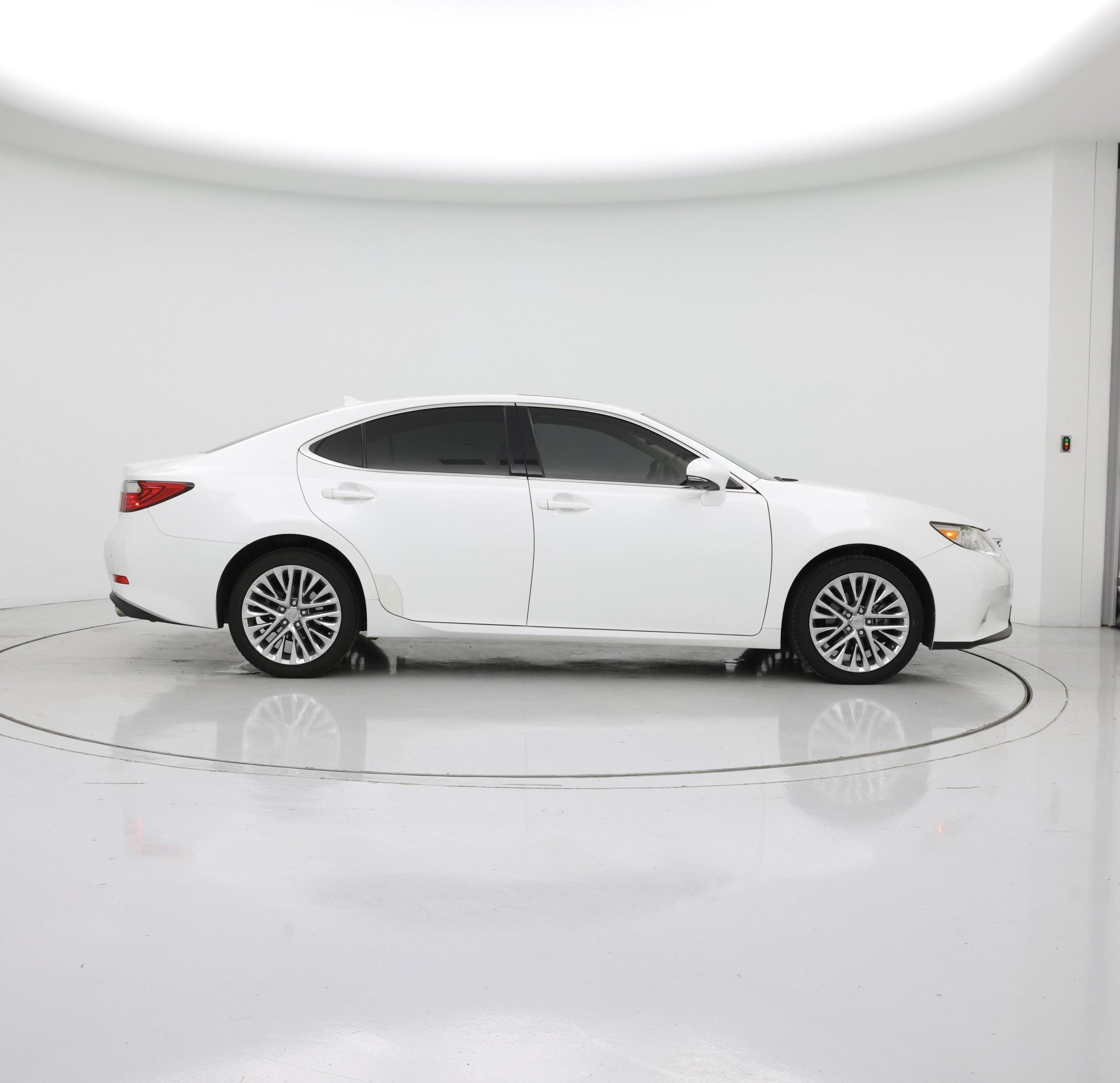 Thumbnail: 2013 Lexus ES - 7