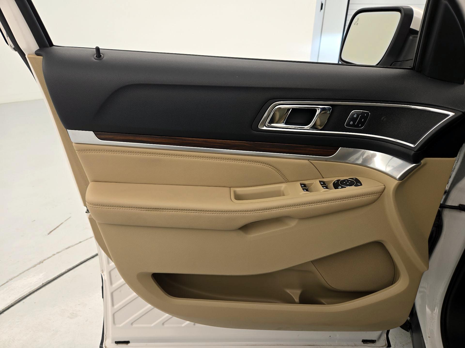 Thumbnail: 2017 Ford Explorer - 12