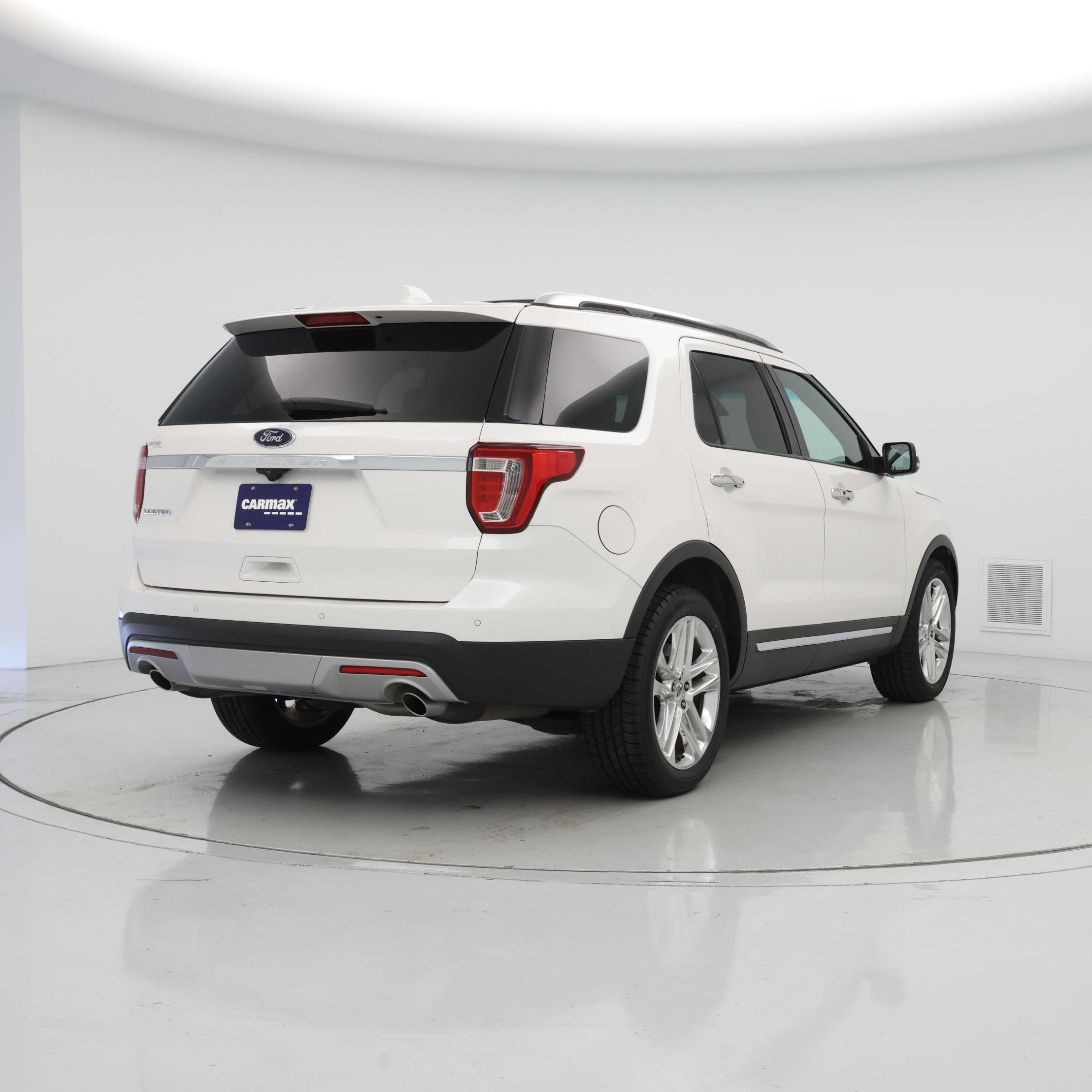 Thumbnail: 2017 Ford Explorer - 8
