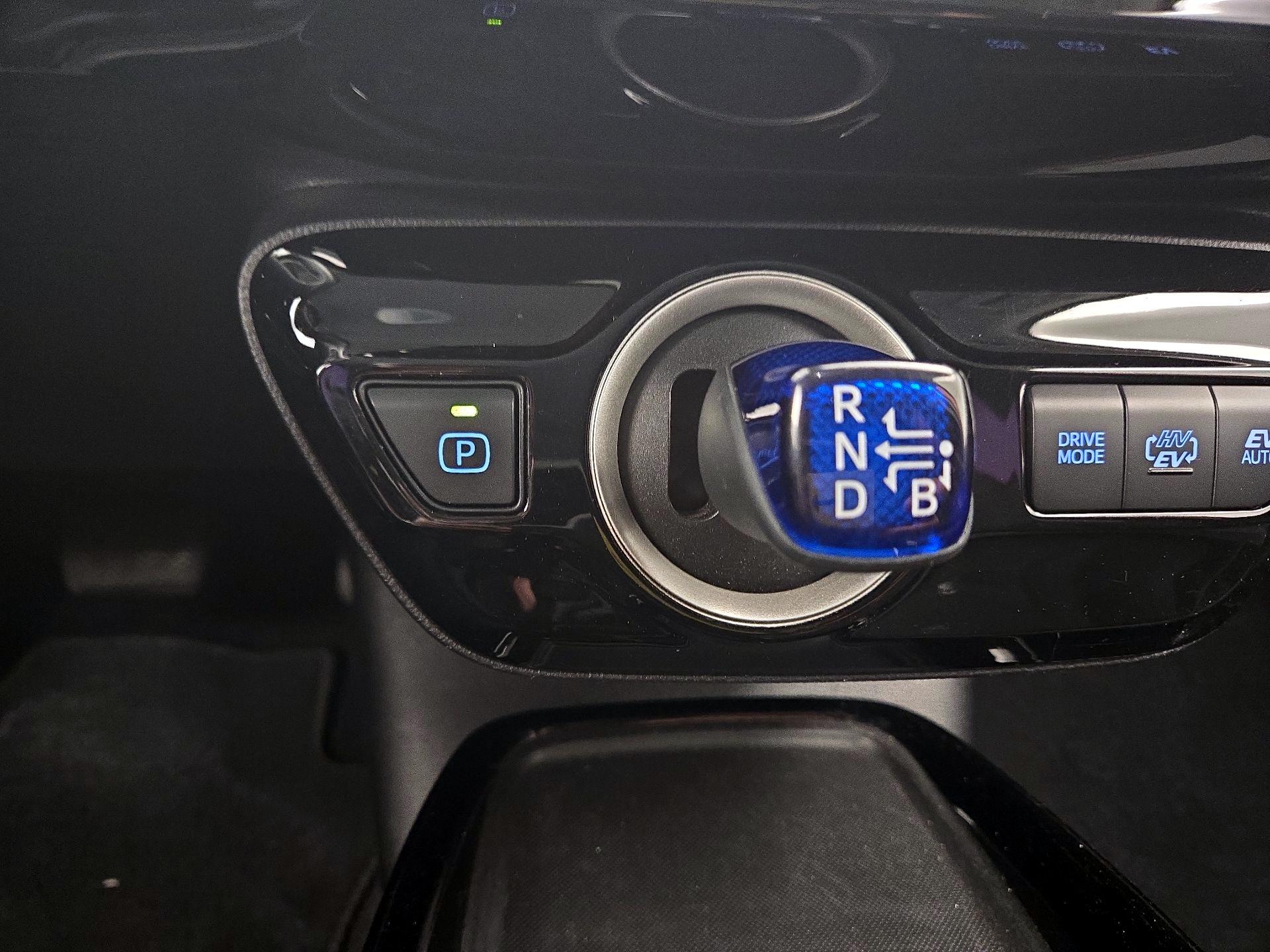 Thumbnail: 2022 Toyota Prius Prime - 17