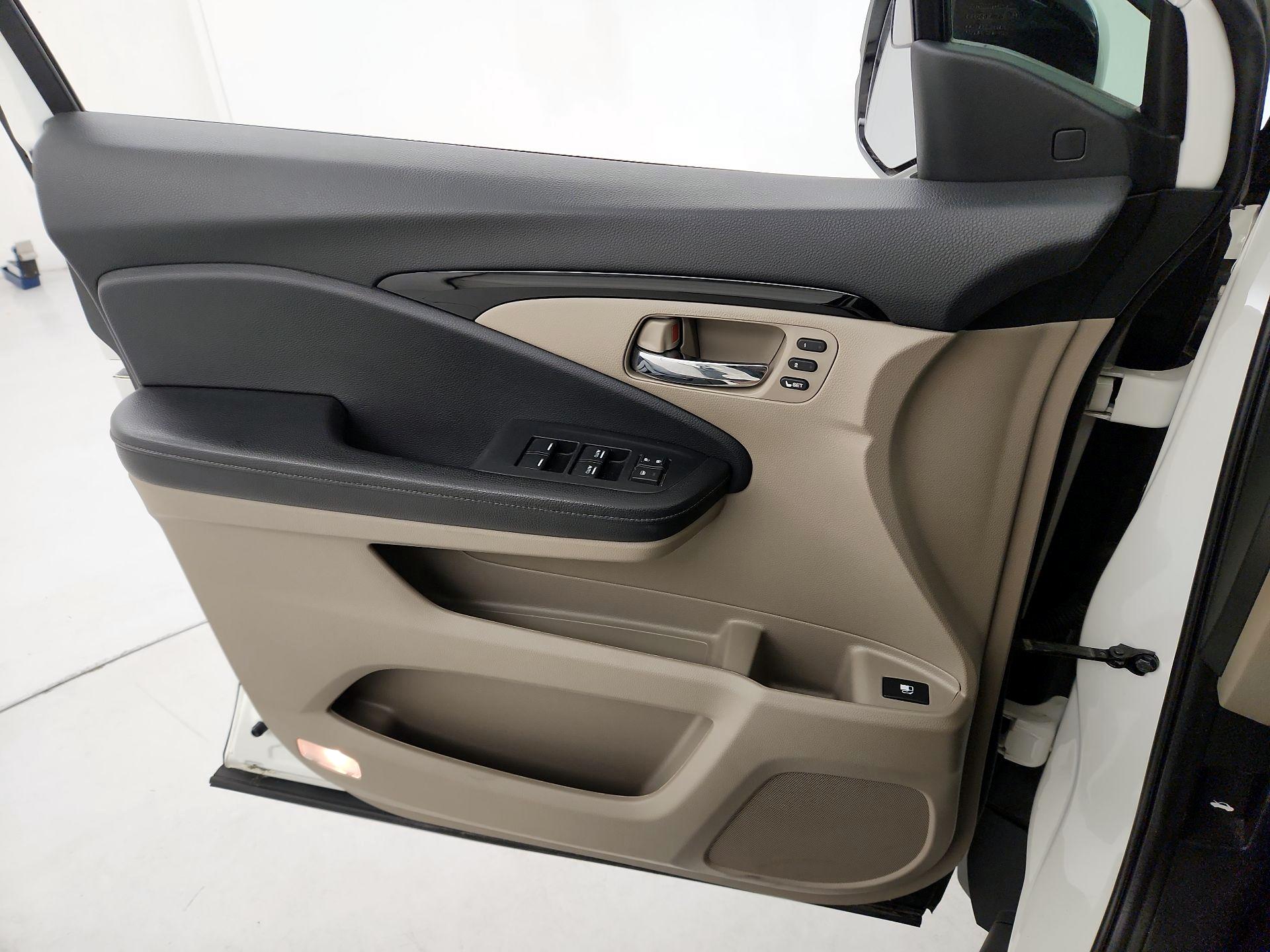 Thumbnail: 2019 Honda Ridgeline - 12